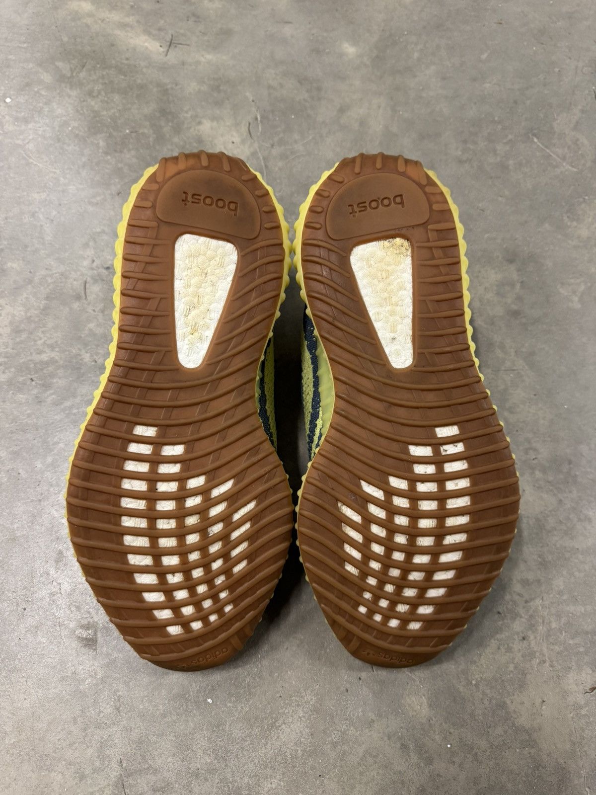 Adidas × Kanye West Adidas Yeezy 350 V2 Semi Frozen Yellow Size 10.5 Size US 10.5 / EU 43-44 - 6 Thumbnail