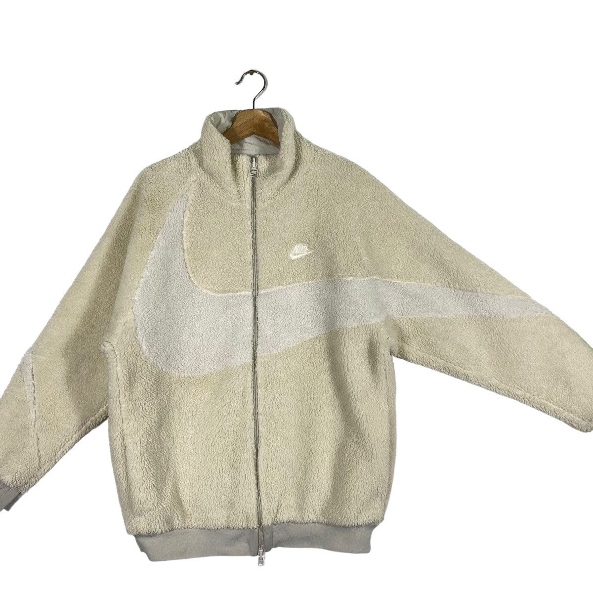 Nike Nike Fleece Big Swoosh Reversible Boa Jacket Zipper L Size Size US L / EU 52-54 / 3 - 7 Thumbnail