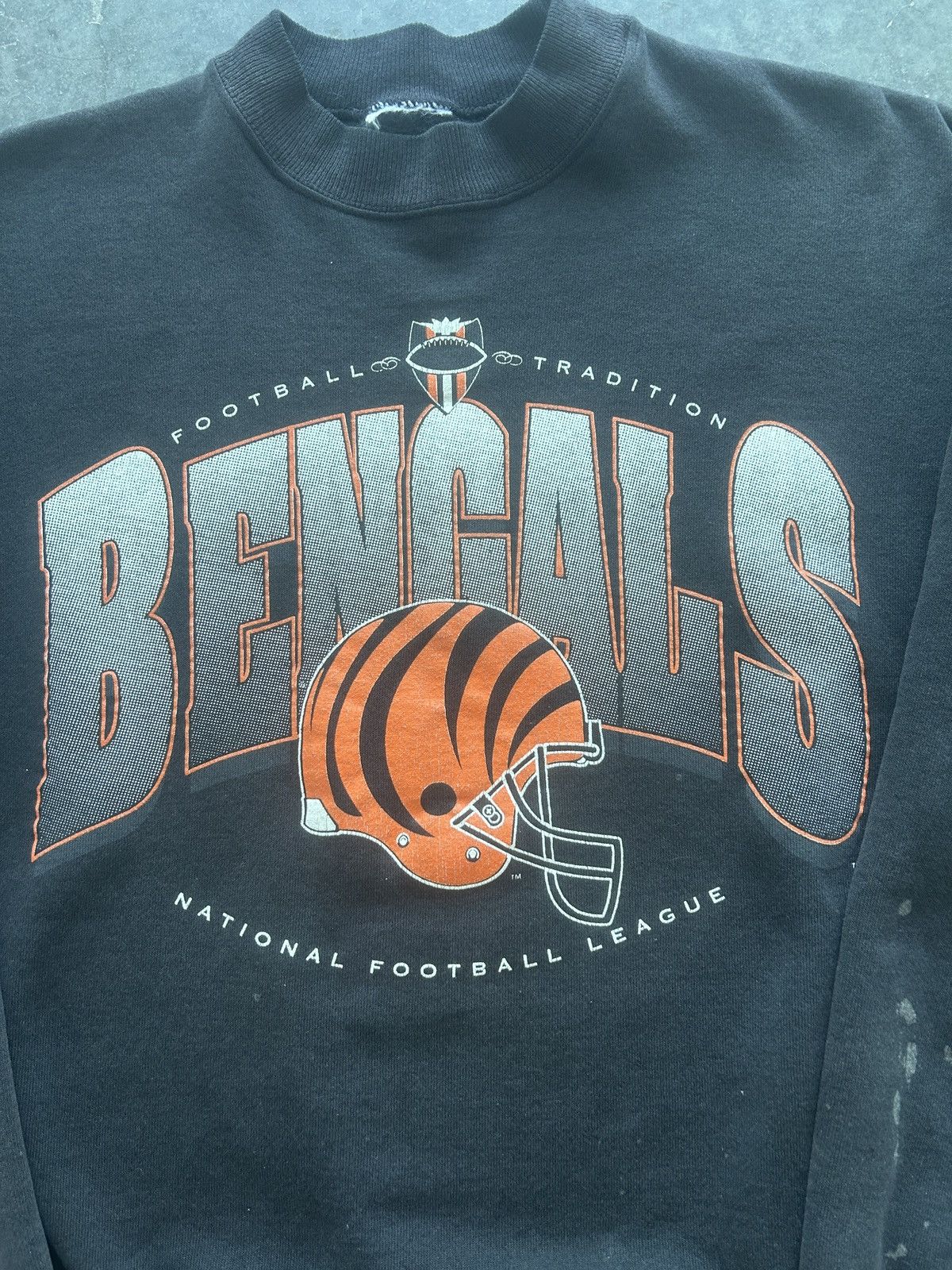 NFL × Vintage Vintage 90s Faded Black Cincinnati Bengals Sweatshirt Size US L / EU 52-54 / 3 - 2 Thumbnail