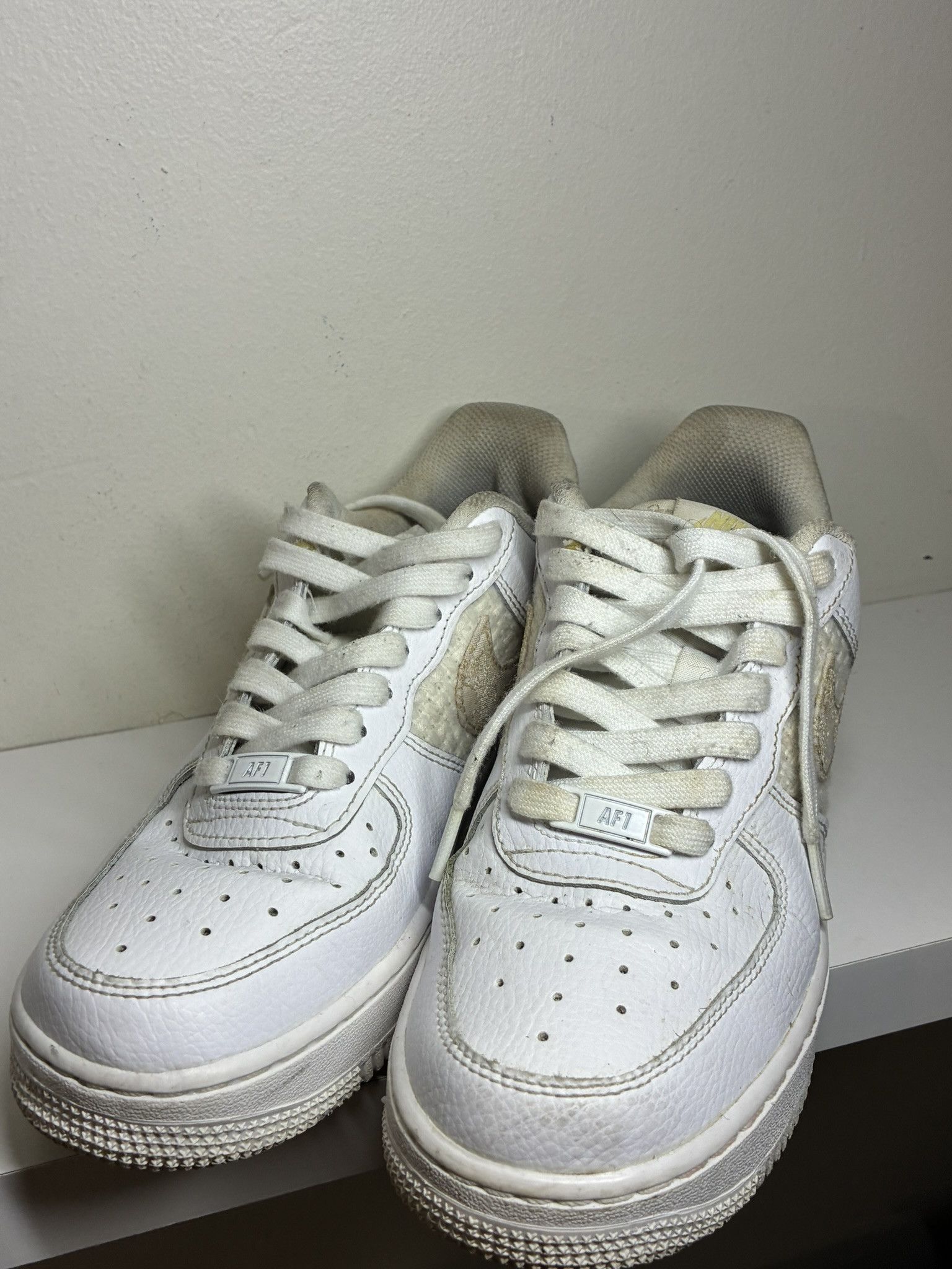 Nike Nike Air Force 1 '07 SE White/Flower Sneakers Women's Size 8 Size US 8 / IT 38 - 5 Thumbnail