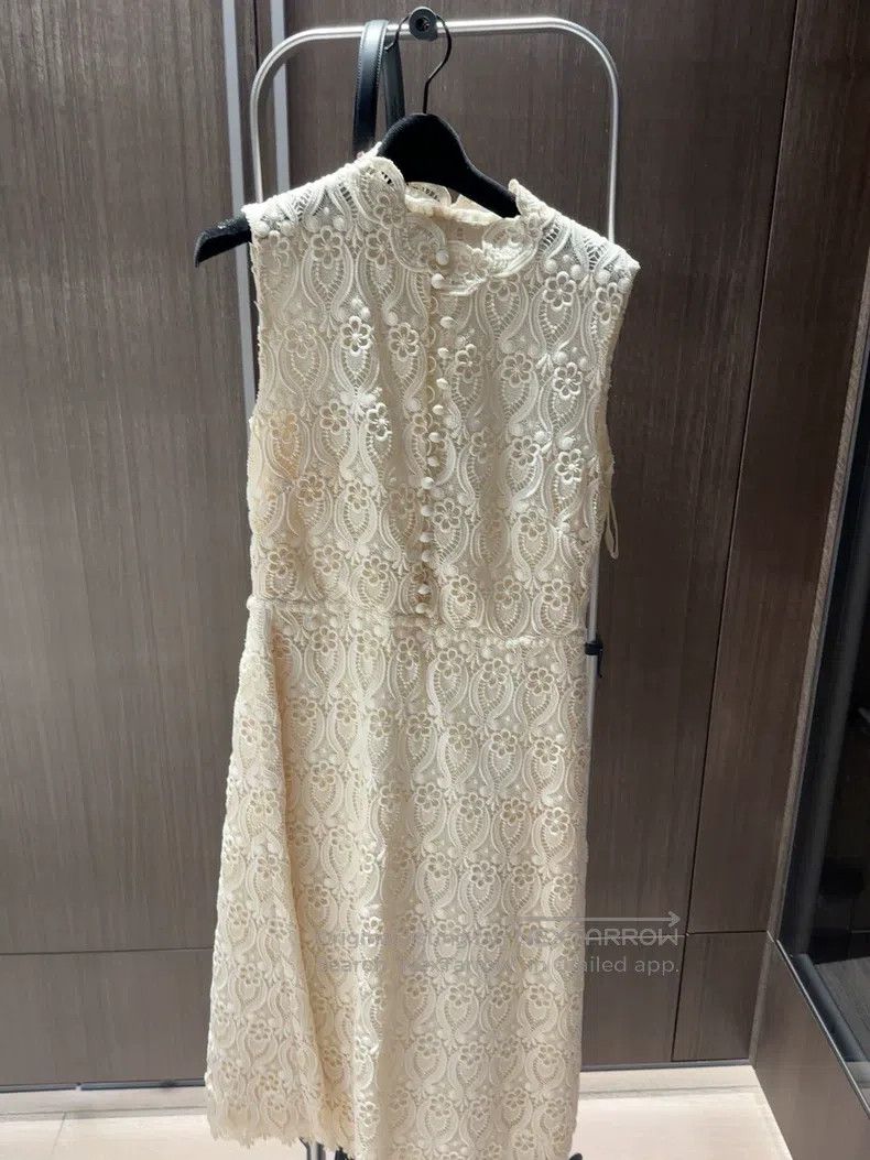 Valentino Valentino Off-white cape dress two-piece dress Size M / US 6-8 / IT 42-44 - 2 Thumbnail