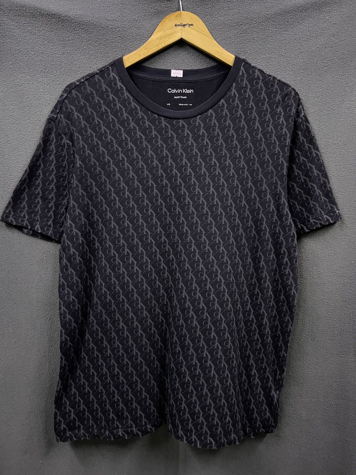 Calvin Klein CALVIN KLEIN MONOGRAM FULLPRINT TSHIRT Size US L / EU 52-54 / 3 - 1 Thumbnail