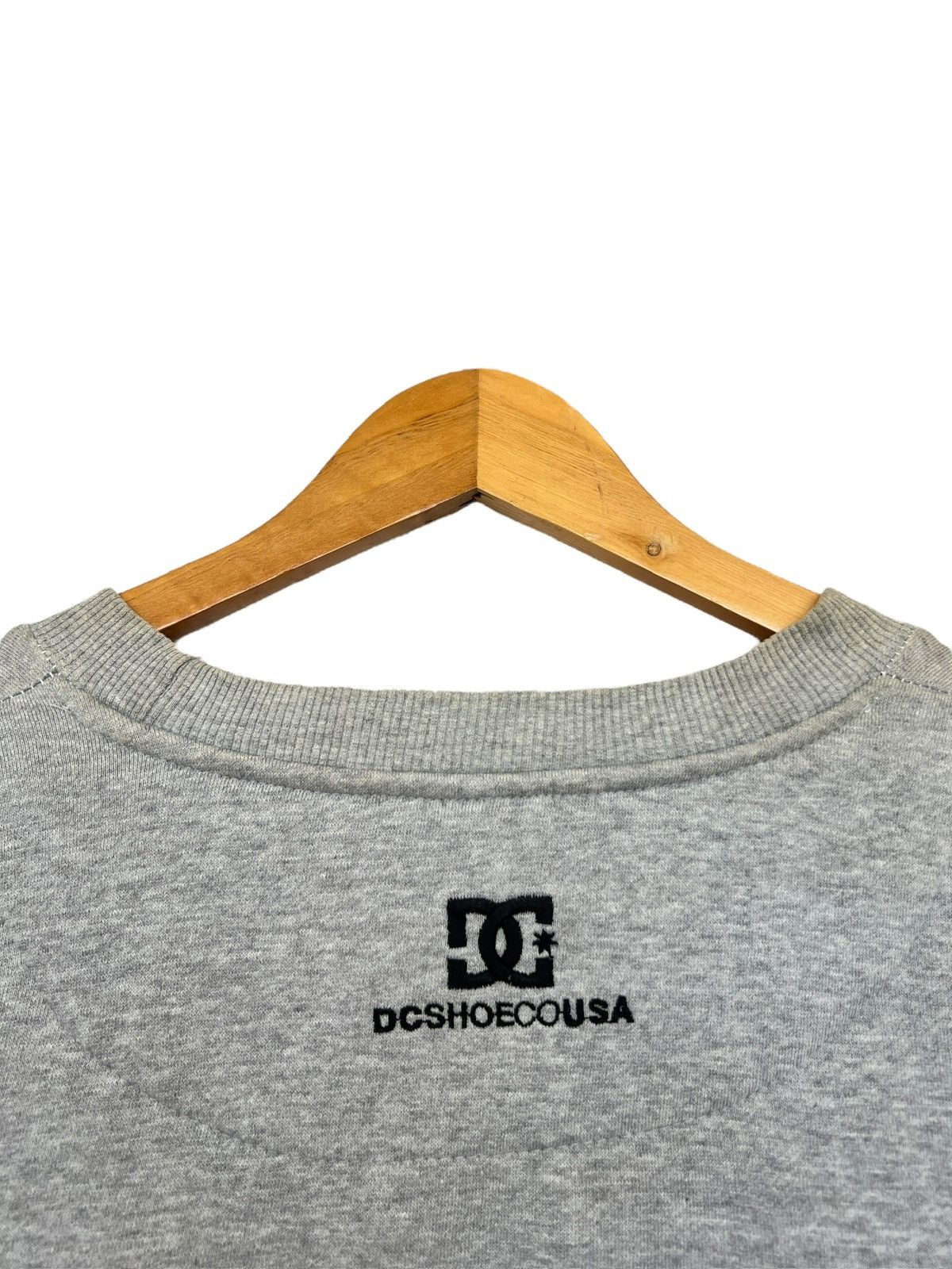 Vintage Vintage Y2K DC Shouse Big Embroidered Baggy Boxy Sweatshirt Size US L / EU 52-54 / 3 - 3 Thumbnail