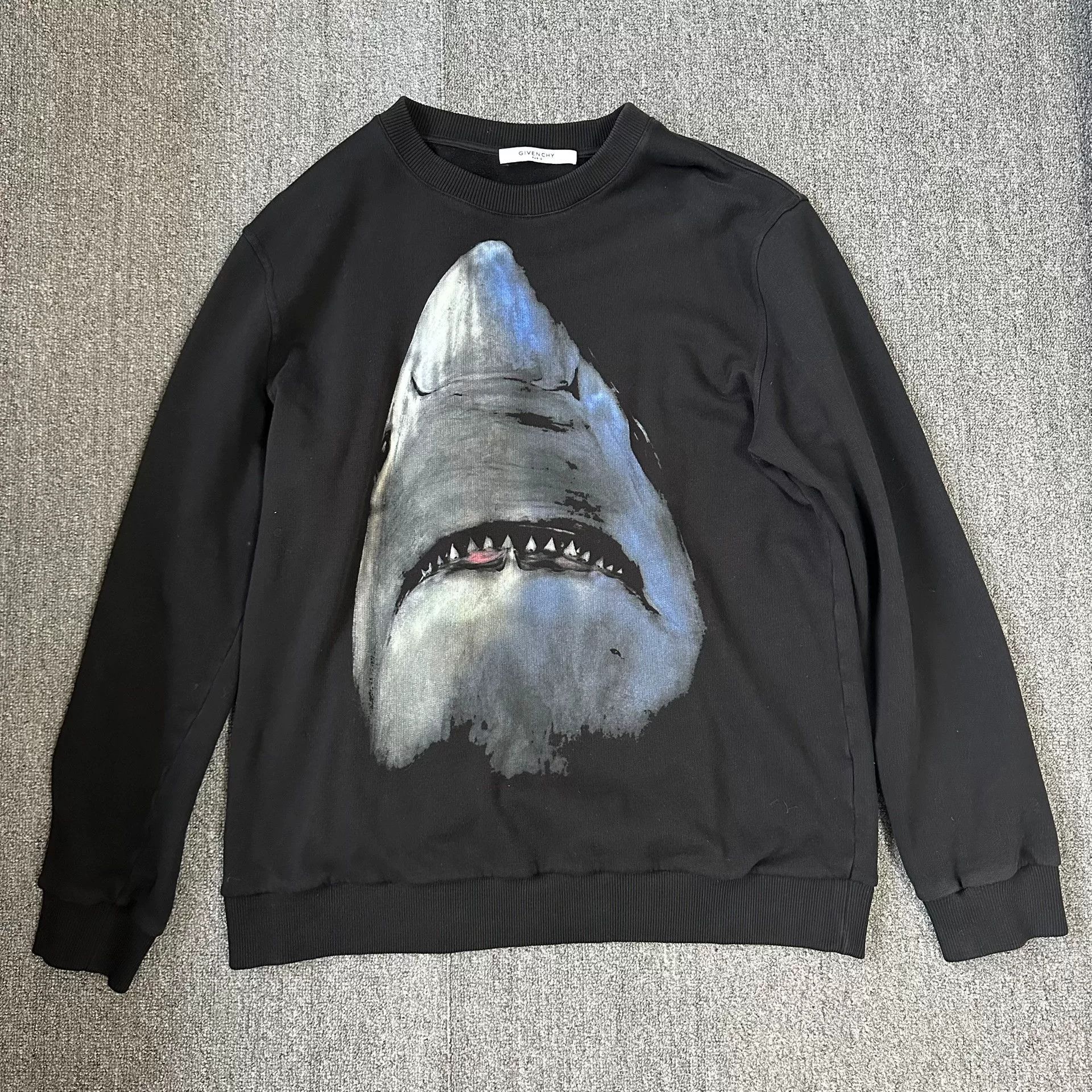 Givenchy Givenchy Shark Head Top Size US L / EU 52-54 / 3 - 1 Thumbnail