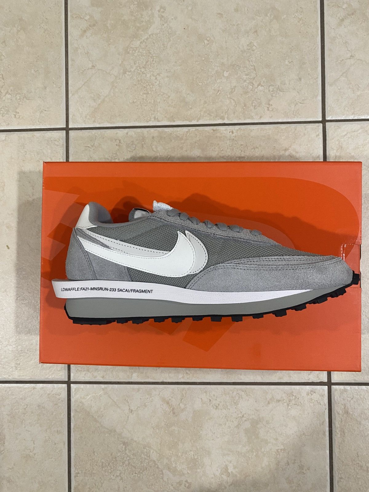 Nike Nike LDWaffle SF Sacai x Fragment Size US 10.5 / EU 43-44 - 2 Thumbnail