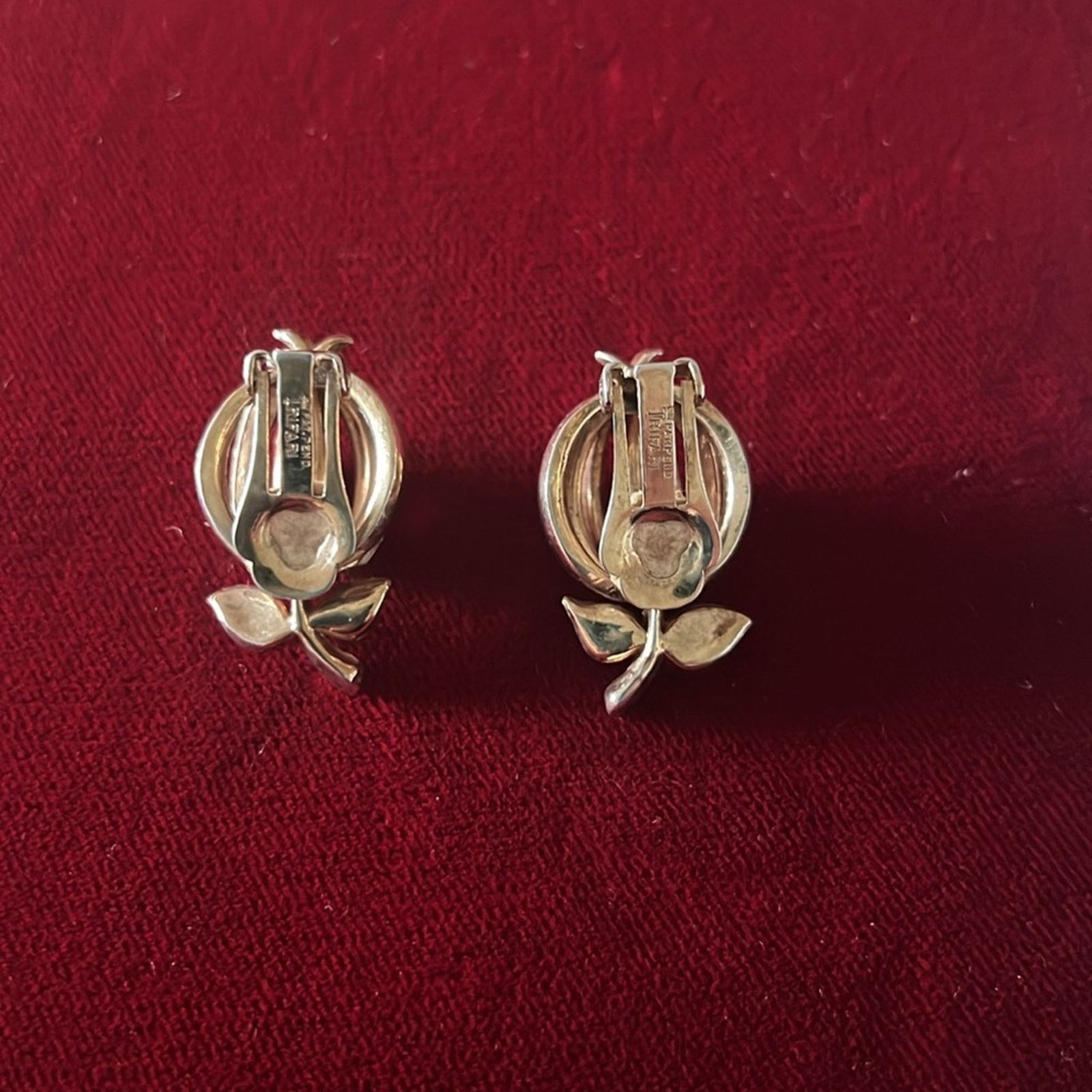 Vintage CROWN TRIFARI PAT PEND JEWELS BY TRIFARI GOLD CLIP EARRINGS Size ONE SIZE - 2 Thumbnail