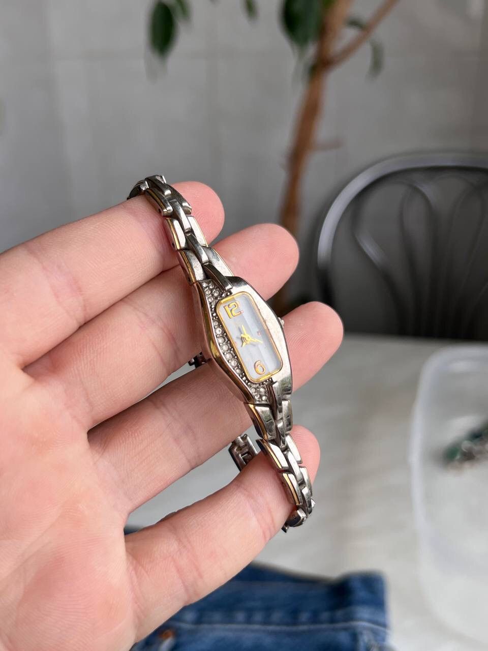 Japanese Brand Silver Gray Dial Japan Wrist Watch 2000s Style Classic Logo Size ONE SIZE - 2 Thumbnail