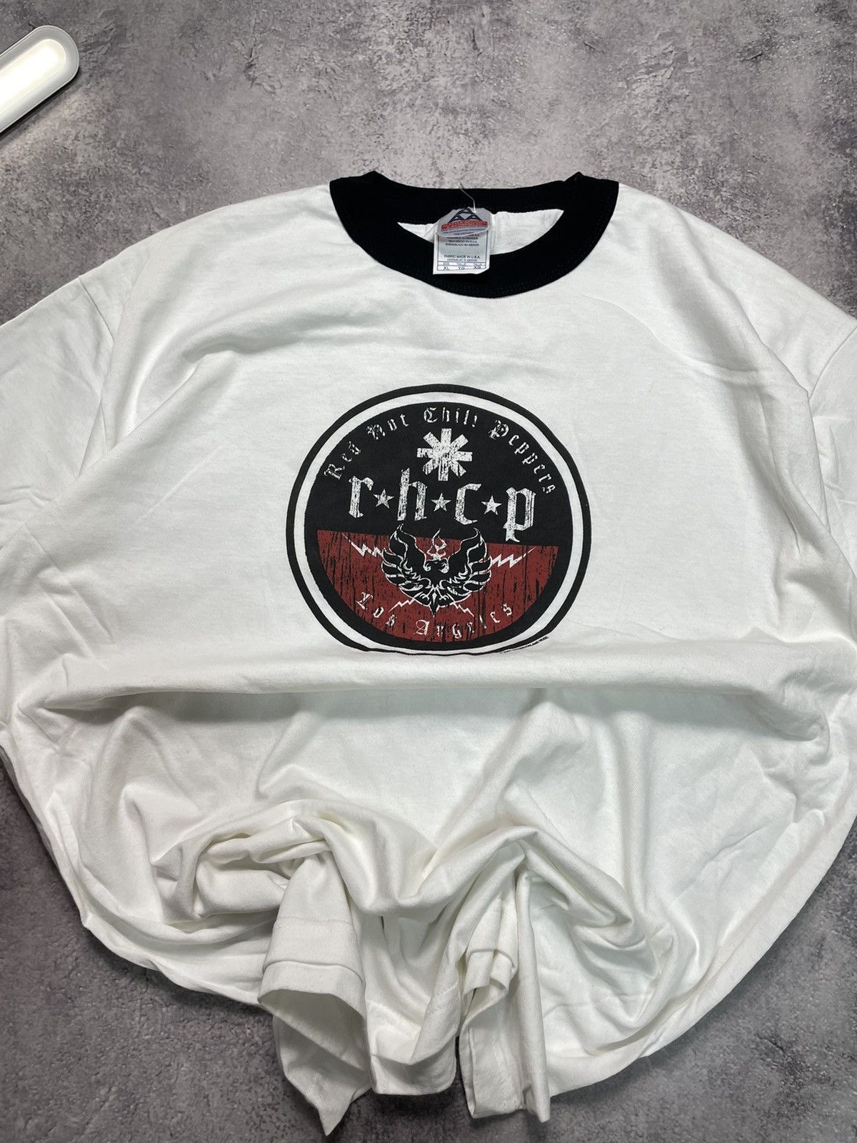 Band Tees RHCP Y2K '04 Tour DS Band Tee Graphic XL Rare Size US XL / EU 56 / 4 - 2 Thumbnail