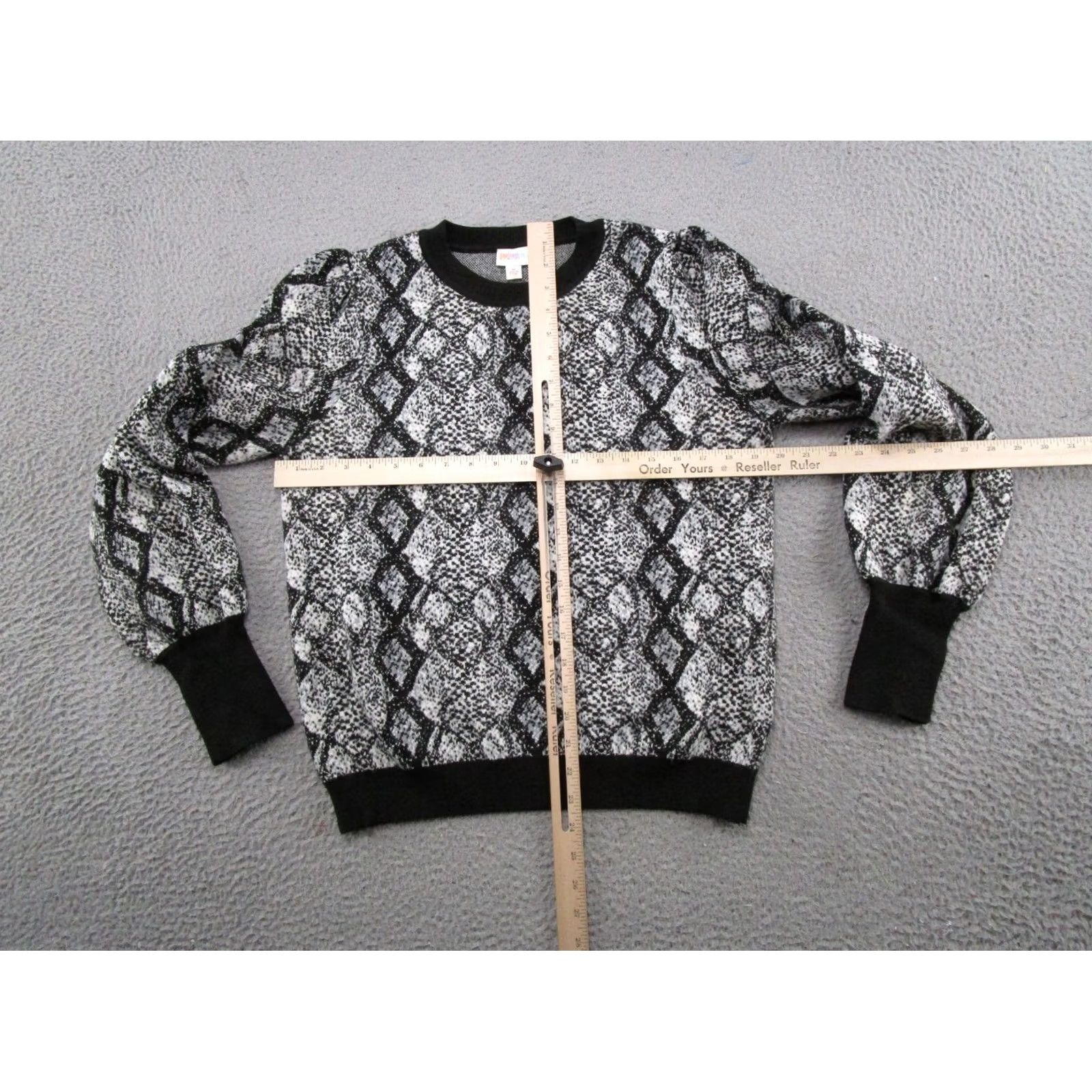 Vintage LuLaRoe Womens Geometric Knit Pullover Black White Stretch Size M Sweater Womens Pullover Size M / US 6-8 / IT 42-44 - 4 Thumbnail
