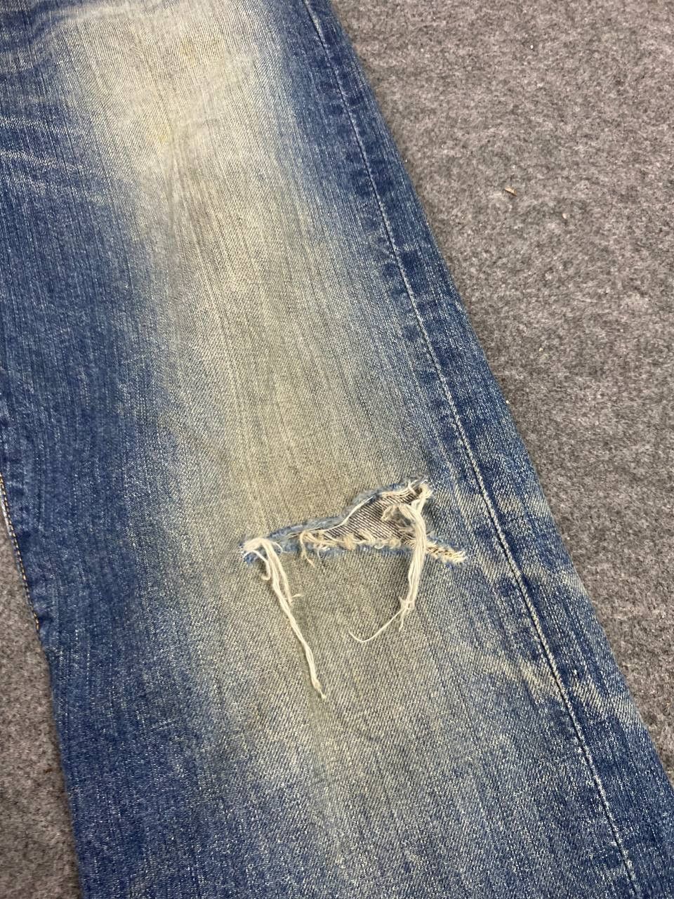 Levi's vintage levis 501 distressed denim nice design Size US 31 - 11 Thumbnail
