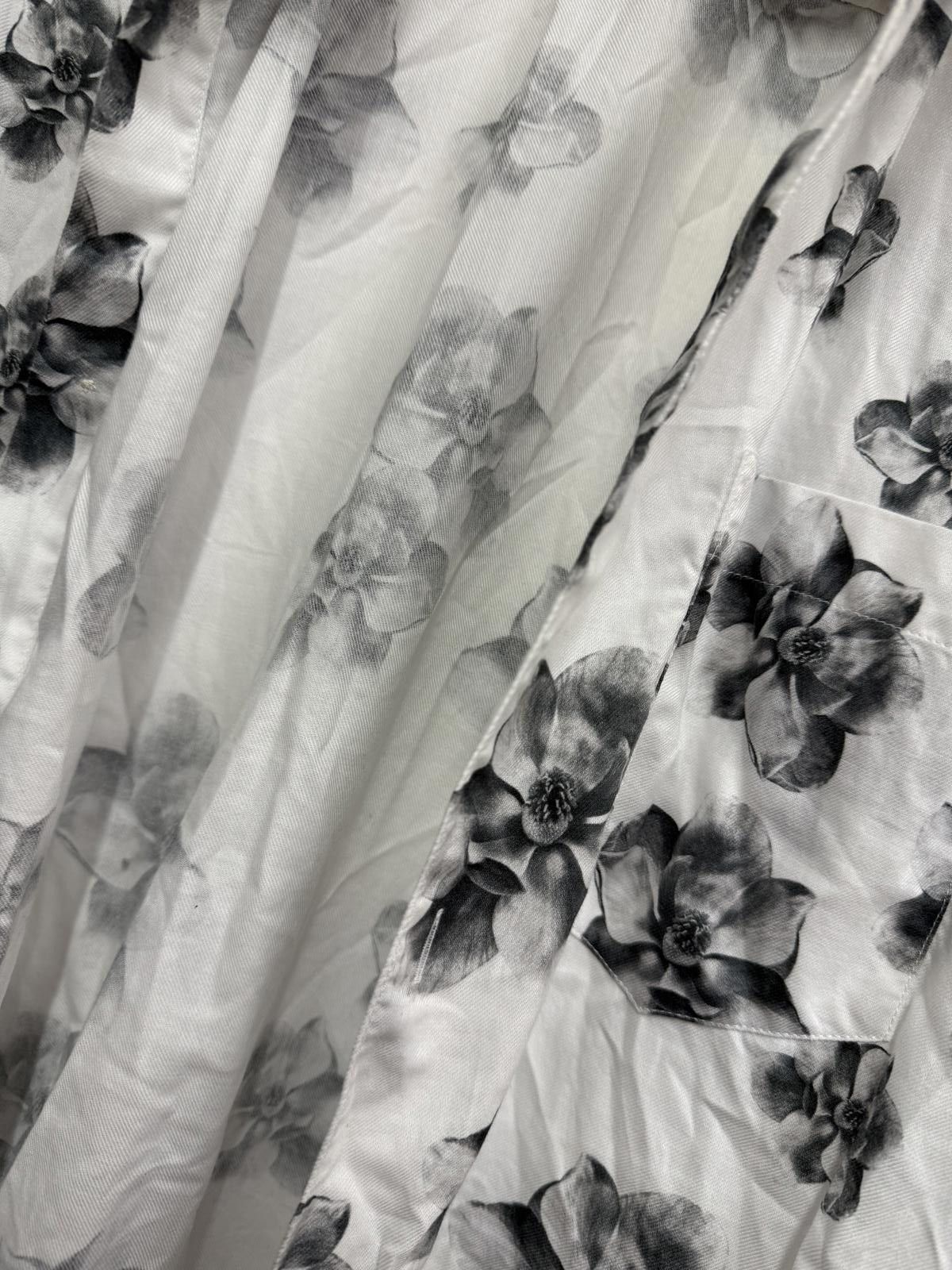 Ted Baker Ted Baker White and Black Floral Short Sleeve Shirt Size 3 Size US M / EU 48-50 / 2 - 3 Thumbnail