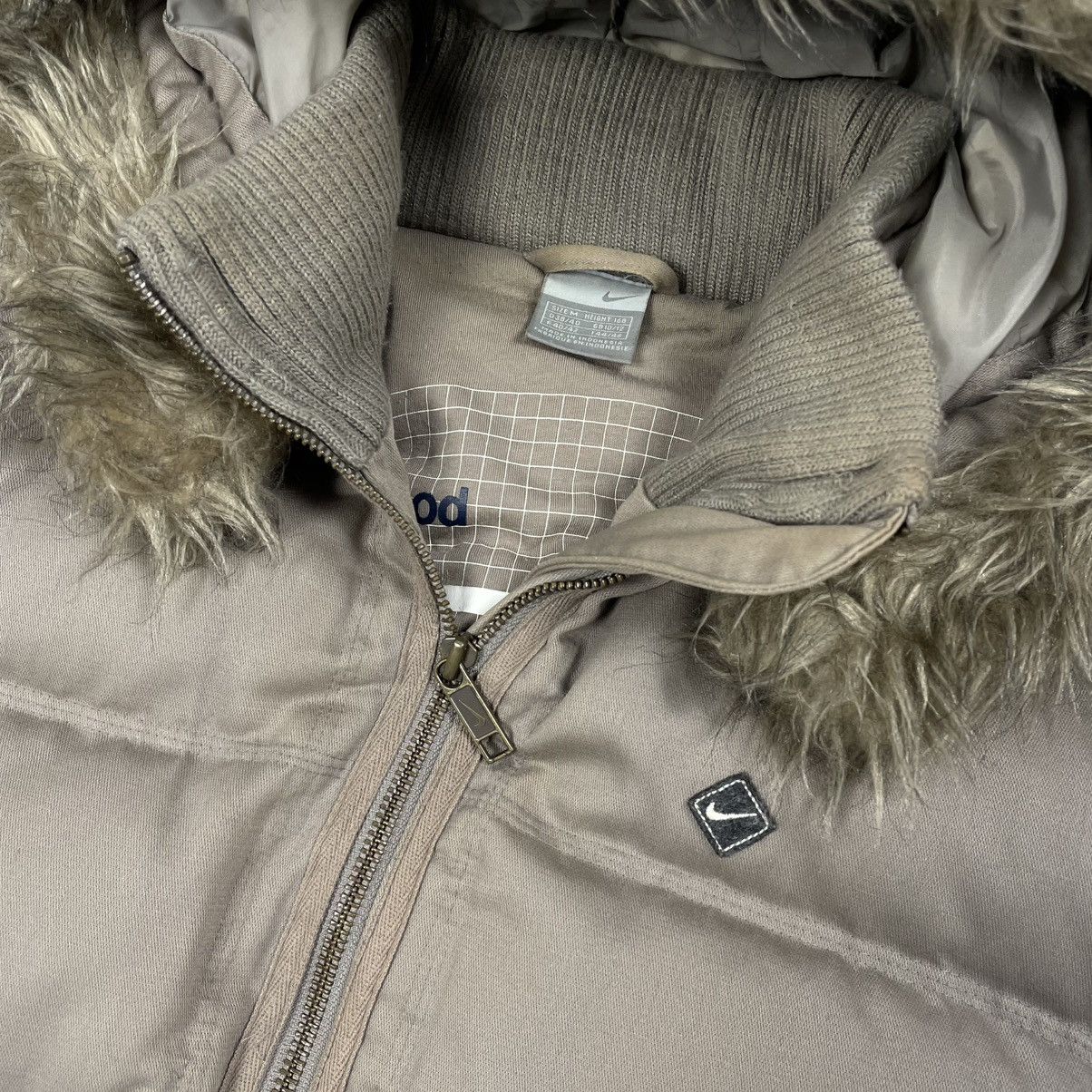 Nike × Vintage Vintage Nike Y2K Faux Fur Down Jacket Puffer Size M / US 6-8 / IT 42-44 - 10 Thumbnail