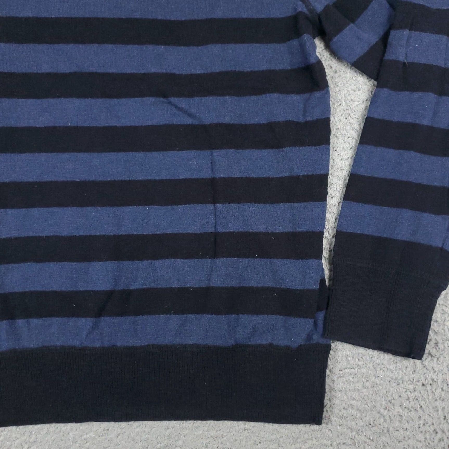 American Eagle Outfitters American Eagle Blue Striped V Neck Sweater Mens Large Pullover Size US L / EU 52-54 / 3 - 5 Thumbnail