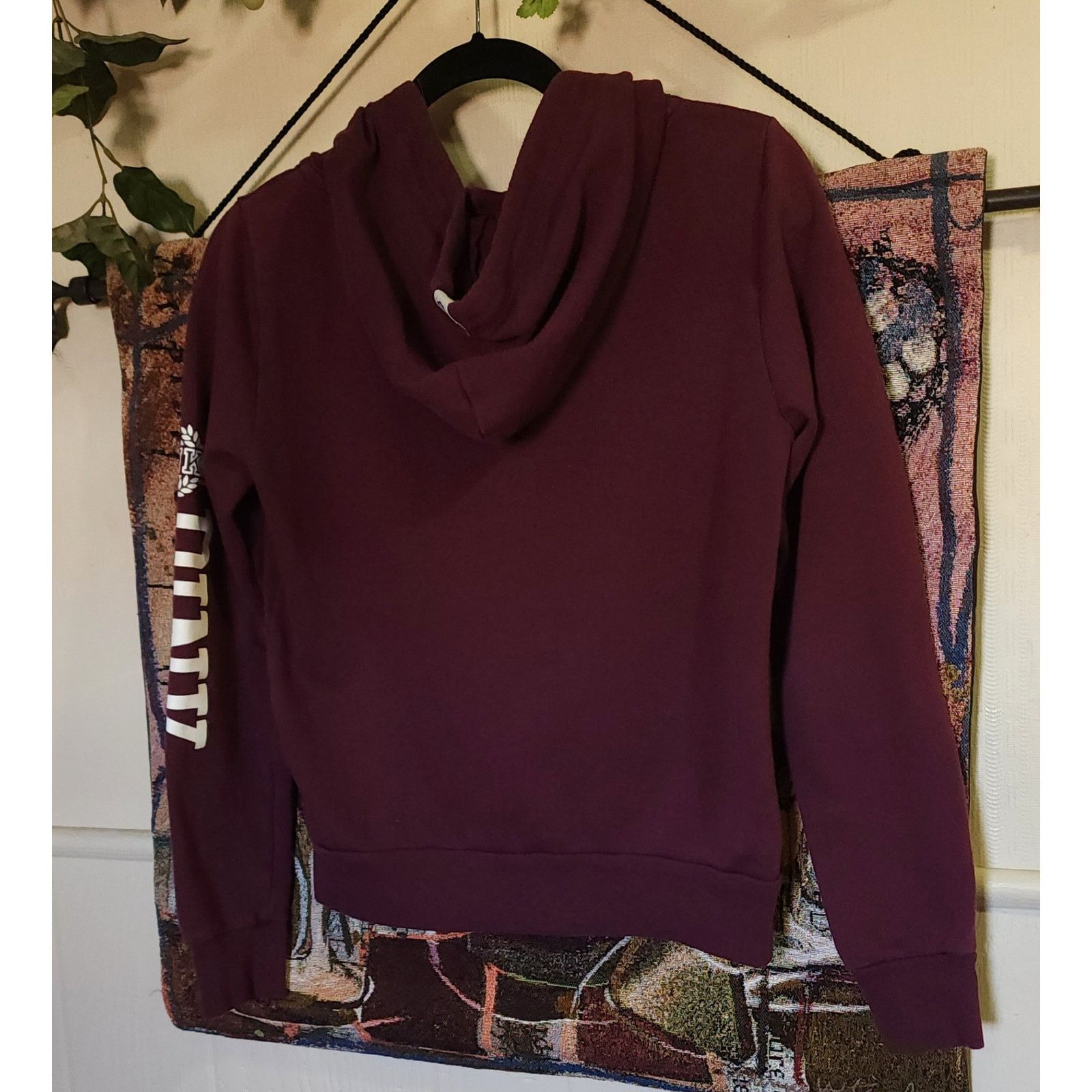 Victoria's Secret Victoria’s Secret PINK burgandy Hoodie Size Womens Size S/P Size S / US 4 / IT 40 - 2 Thumbnail