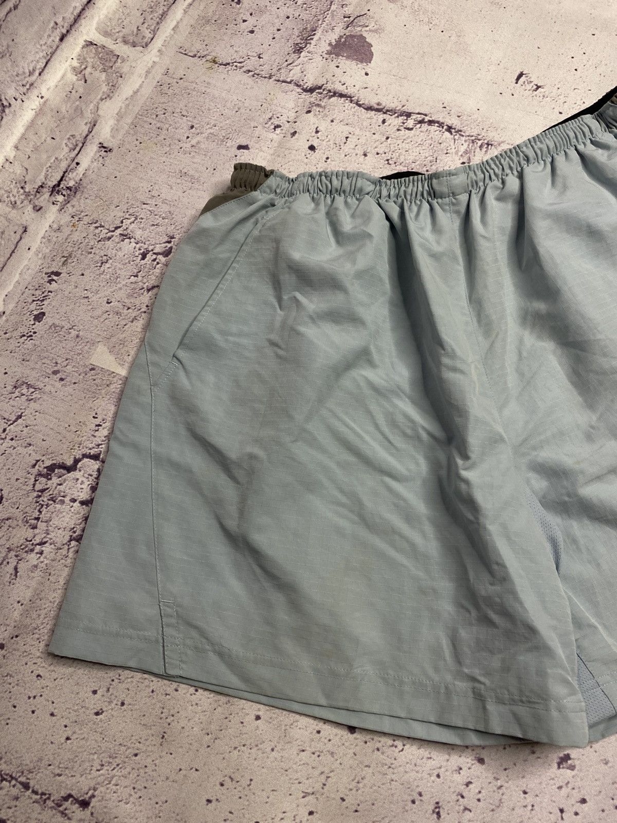 Nike Men's vintage distressed Nike y2k shorts vintage Size US 38 / EU 54 - 9 Thumbnail