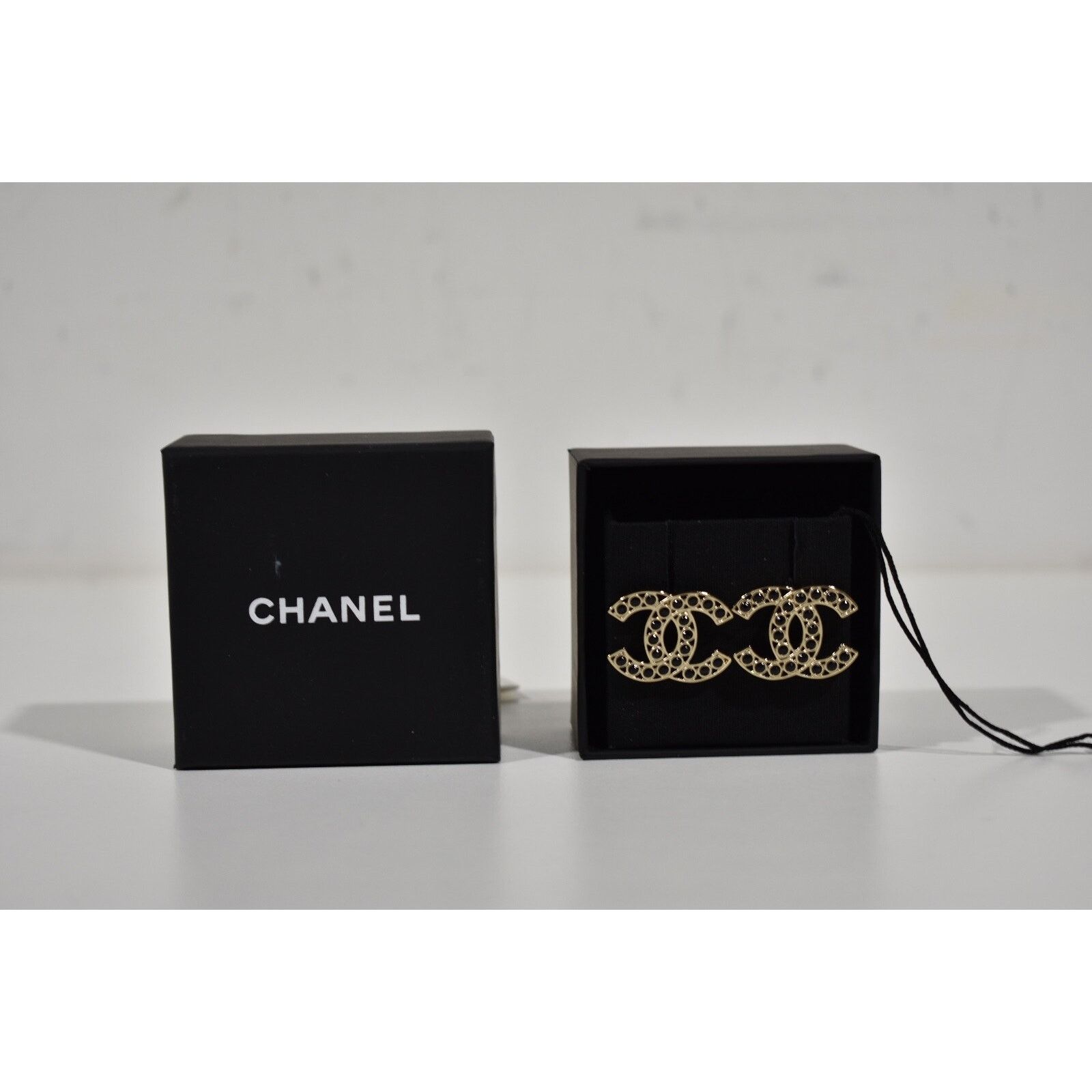 Chanel Chanel Gold Black Interlocking Drop Statement Stud Earrings Size ONE SIZE - 2 Thumbnail