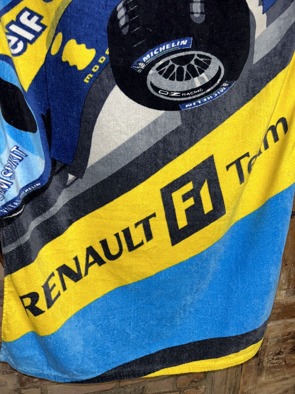 Formula 1 Formula Uno F1 Renault Team Mild Seven Racing Towel Size ONE SIZE - 4 Thumbnail