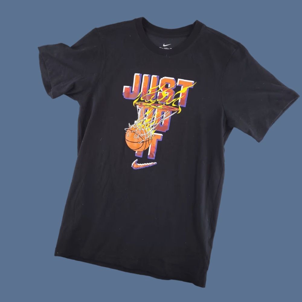 Nike Nike Shirt Mens Small Black Nike Tee Short Sleeve Fire Video Game Graphic Size US S / EU 44-46 / 1 - 1 Thumbnail