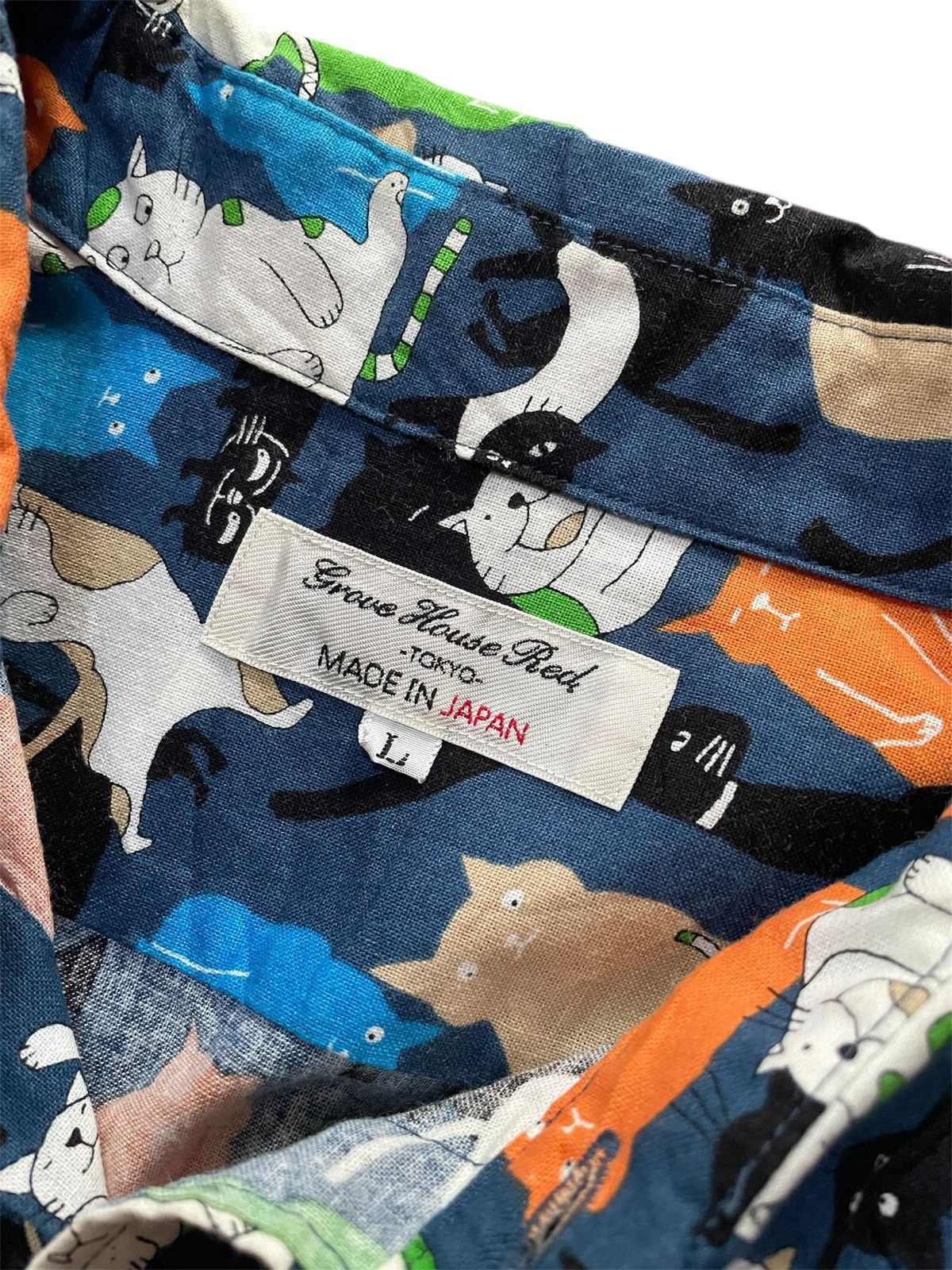 Japanese Brand Vintage 90s Grove House Red Japan Cat Fullprint Shirt Size US L / EU 52-54 / 3 - 5 Thumbnail