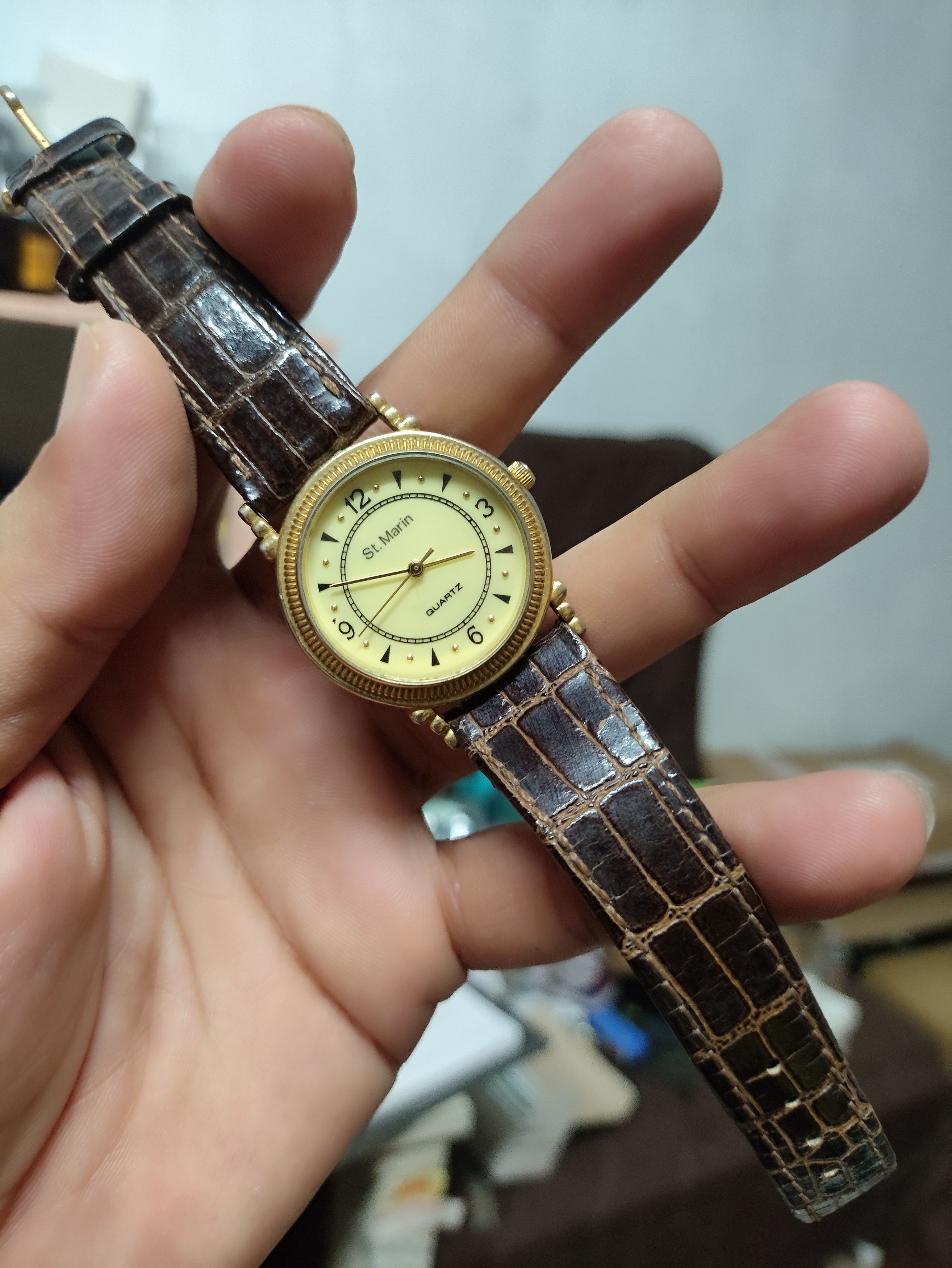 Vintage VINTAGE ST.MARIN QUARTZ WATCH (90s Retro & Simple Design) Size ONE SIZE - 6 Thumbnail