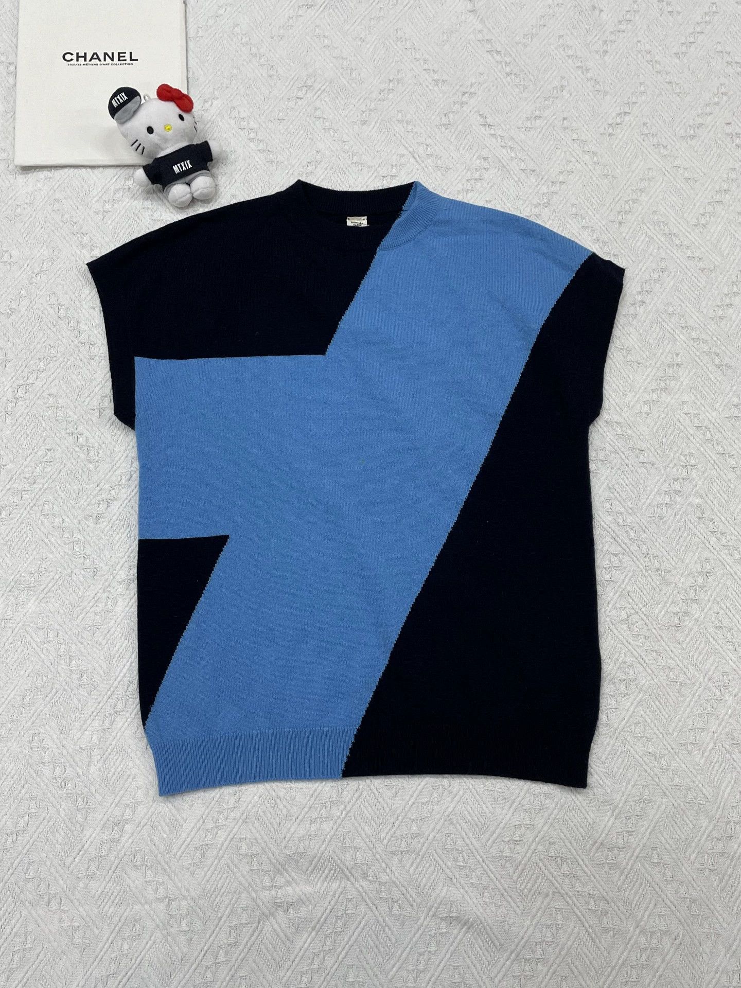 Hermes Hermes Black & Blue Colorblock Cashmere Top FR36 Size XS / US 0-2 / IT 36-38 - 1 Thumbnail