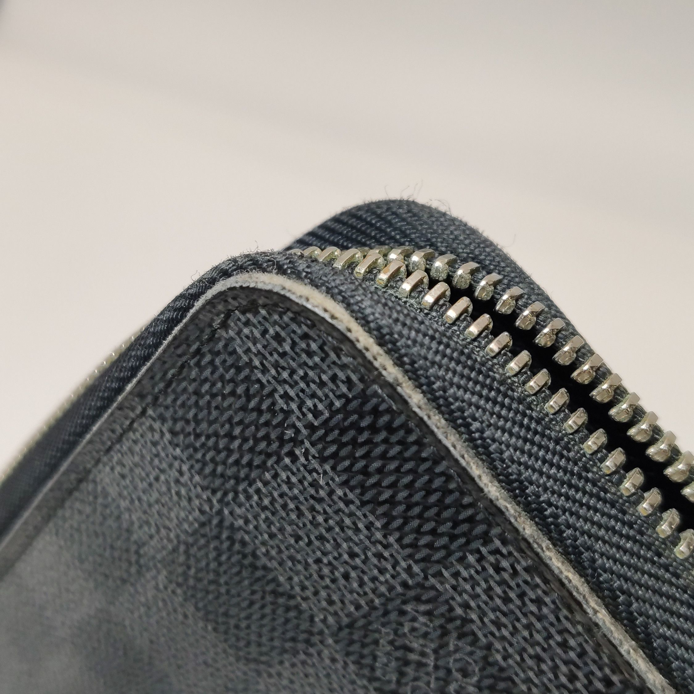 Louis Vuitton Louis Vuitton (LV) Zippy Checkerboard Zipper Clutch -y2506 Size ONE SIZE - 8 Thumbnail