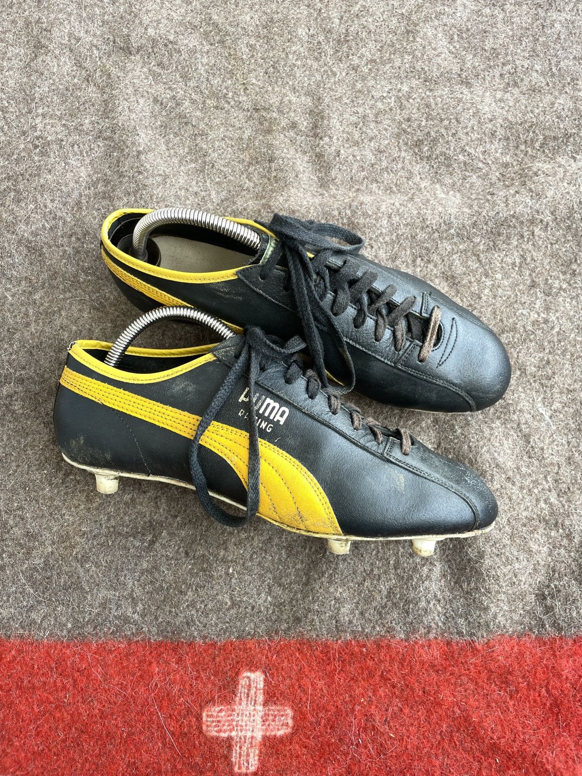 Puma 70s Vintage Puma Football Soccer Boots Size US 10 / EU 43 - 1 Thumbnail