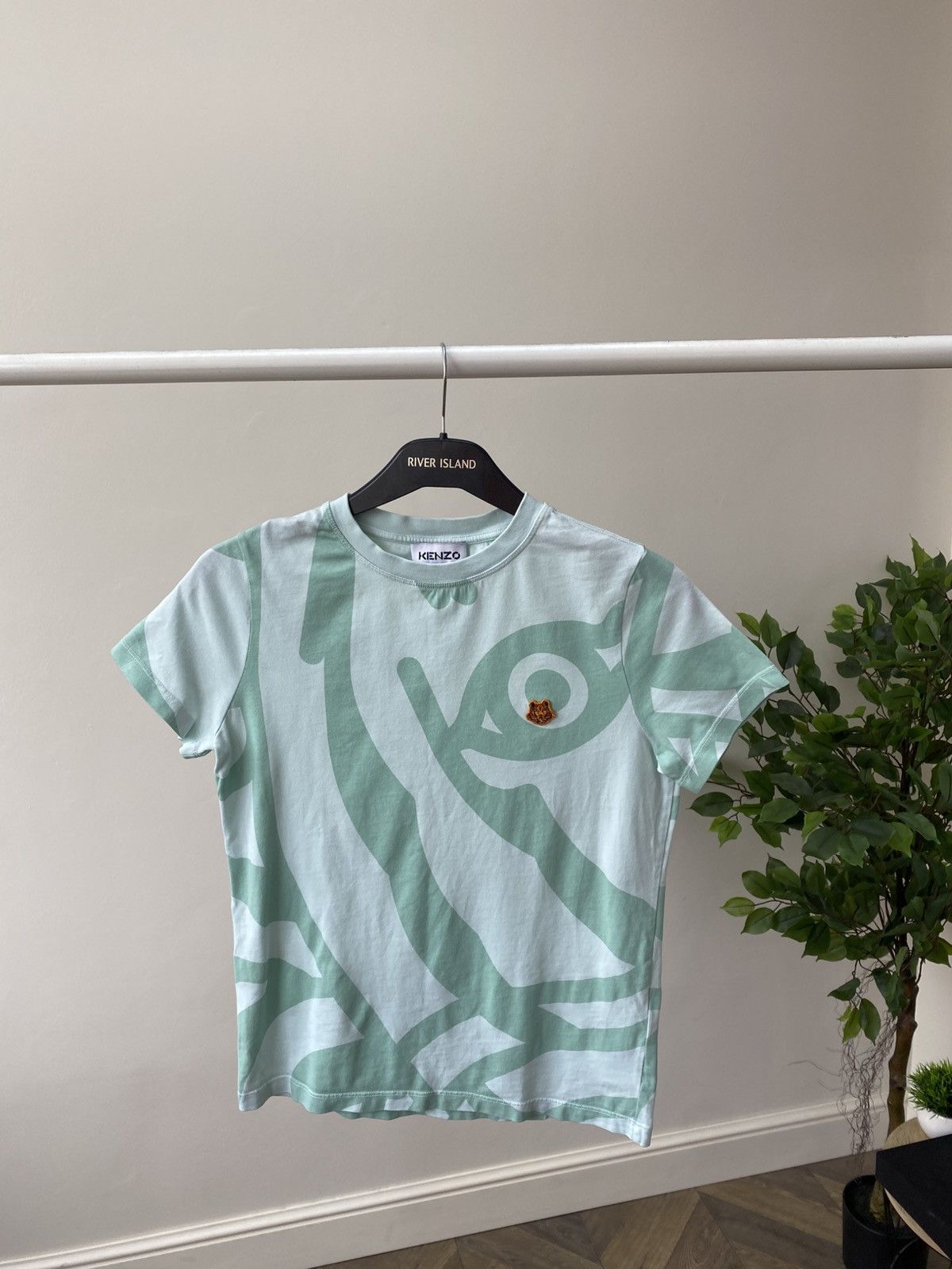 Kenzo × Vintage Vintage Kenzo Women’s Printed T-Shirt Size XS / US 0-2 / IT 36-38 - 7 Thumbnail