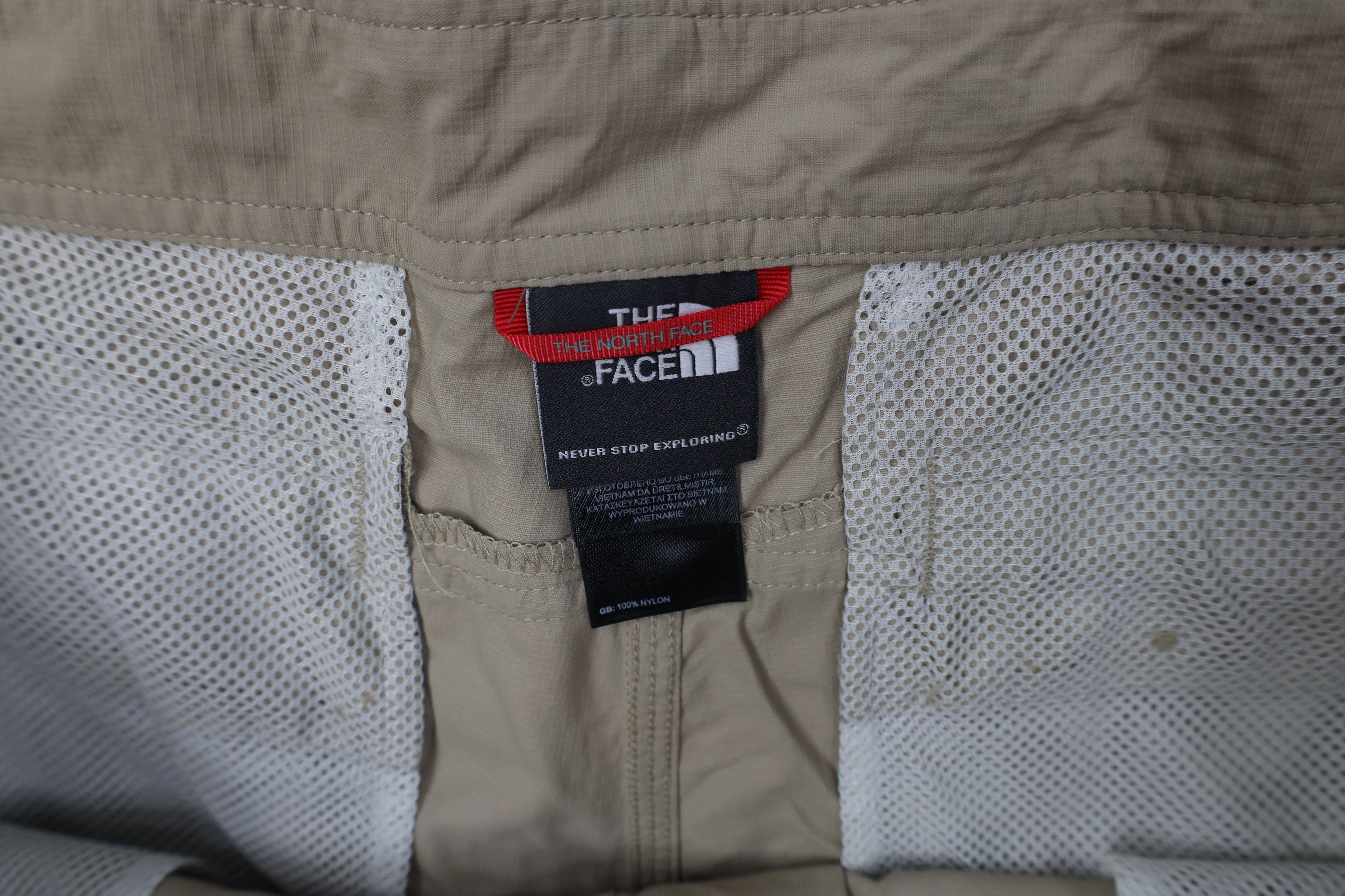 The North Face Vintage Y2K The North Face Spell Out Trekking Shorts Beige Size US 40 / EU 56 - 9 Thumbnail
