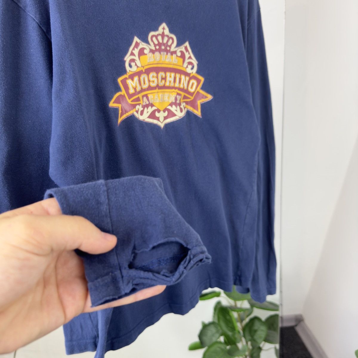 Moschino Love Moschino Long-sleeve 90s Distressed Size US M / EU 48-50 / 2 - 5 Thumbnail