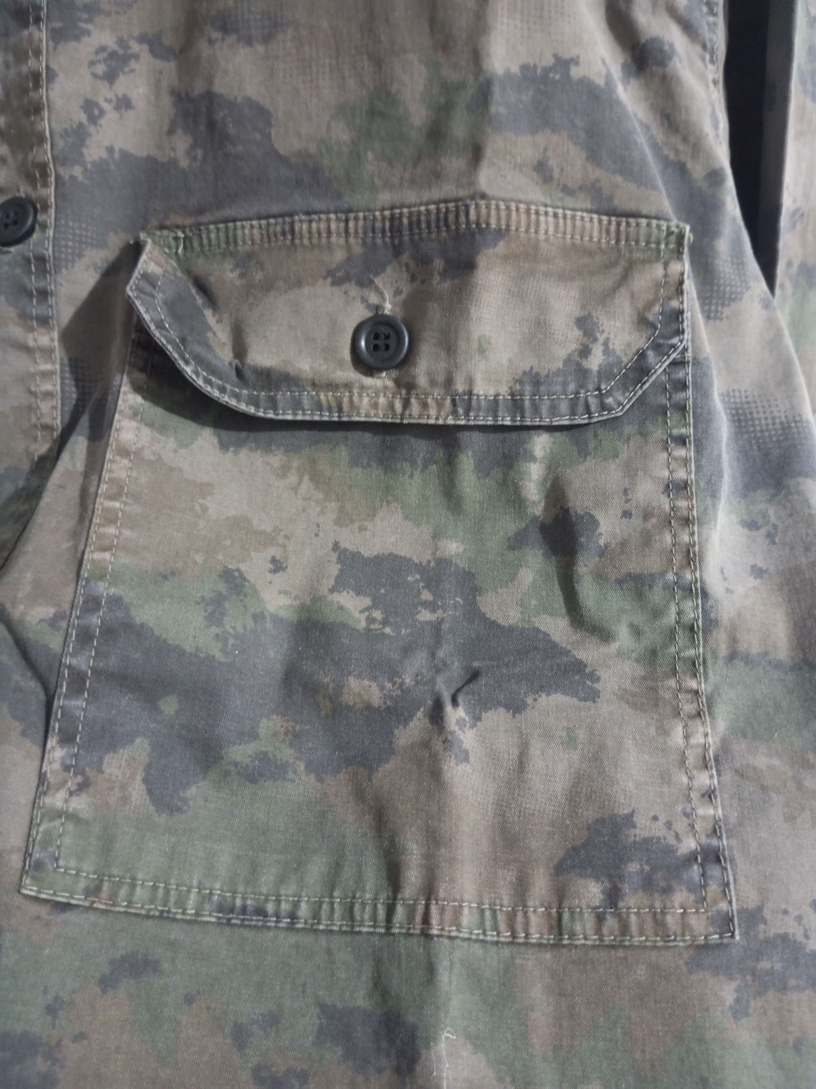Zara Vintage zara camoflage military long sleeve shirt Size US XL / EU 56 / 4 - 5 Thumbnail