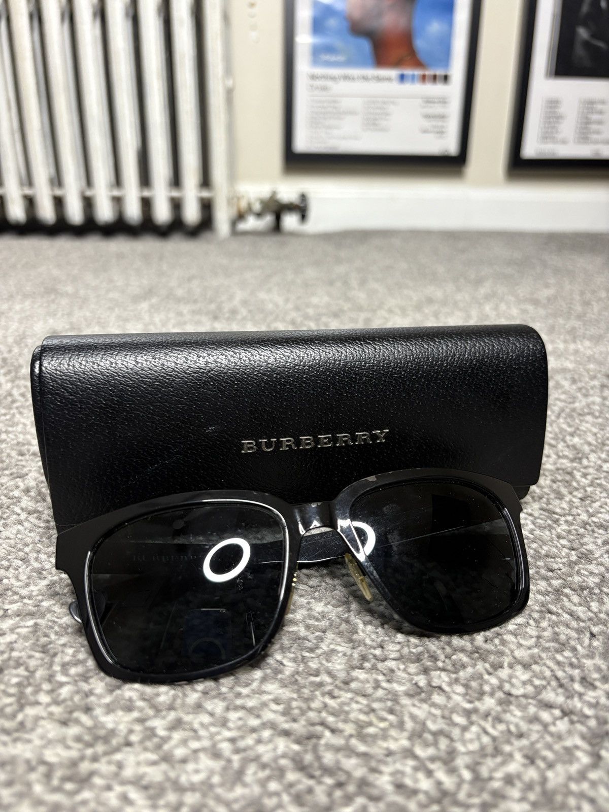 Burberry Burberry Sunglasses Shades Size ONE SIZE - 1 Thumbnail