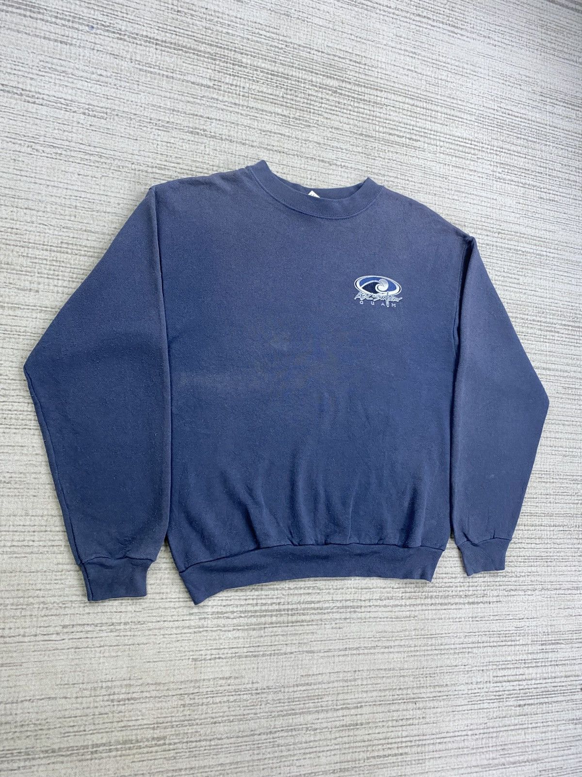 Vintage Vintage 90s ABC Surf Wear GUAM Faded Sweatshirt Size US M / EU 48-50 / 2 - 3 Thumbnail