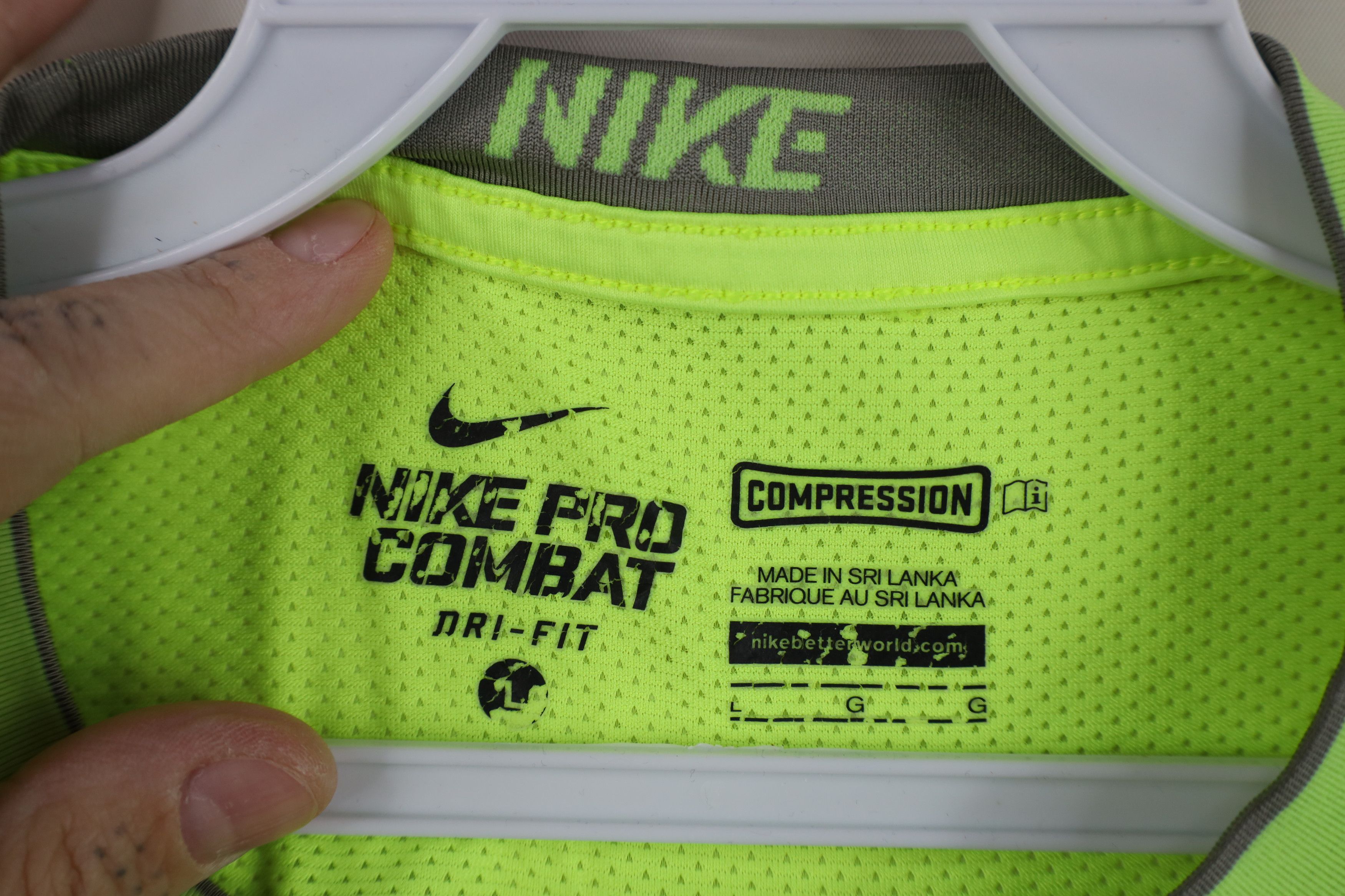 Nike Nike Pro Combat Vented Gym Training Short Sleeve T-Shirt Size US L / EU 52-54 / 3 - 9 Thumbnail