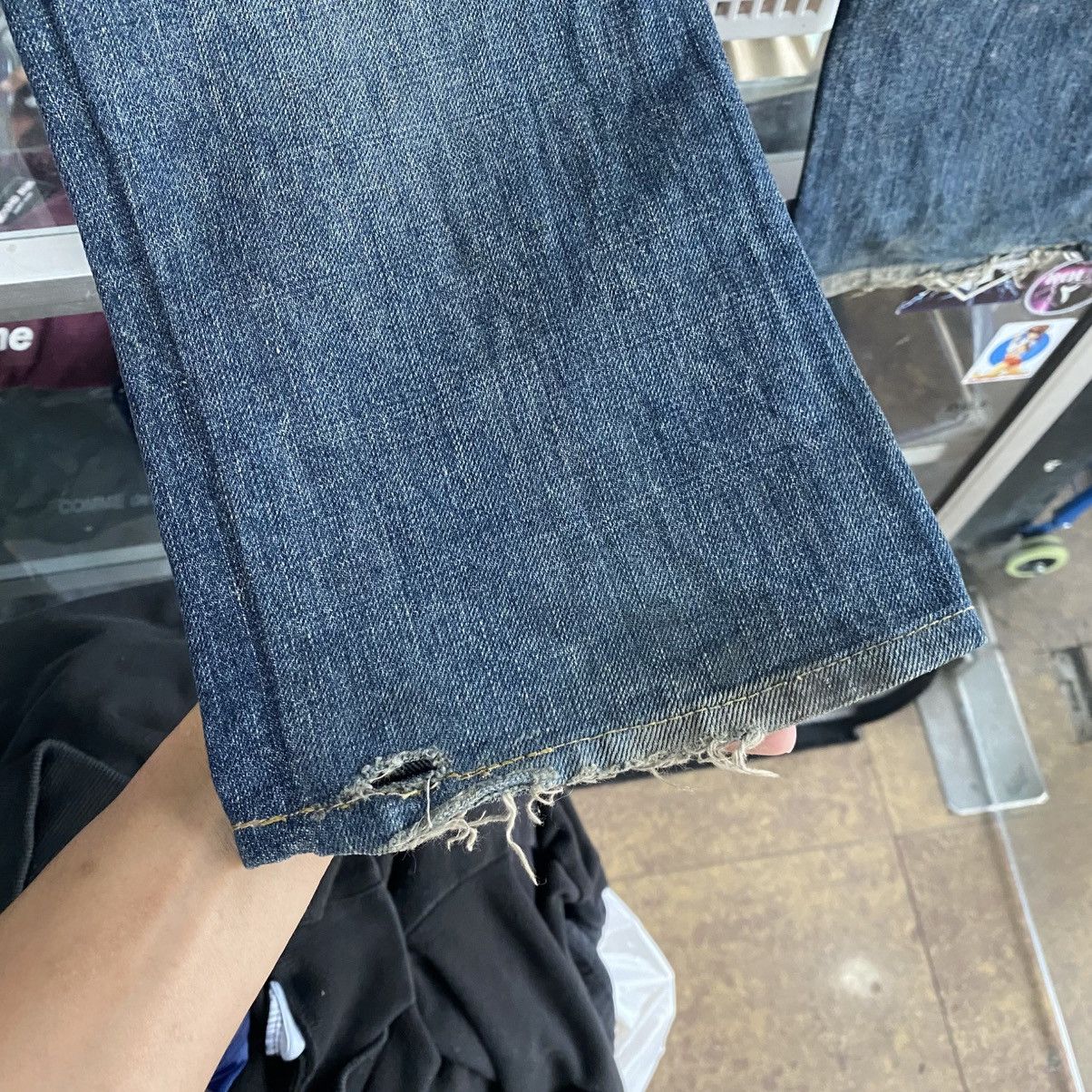 Le Grande Bleu (L.G.B.) LGB Distressed Blue Denim Jeans | Vintage Wash Ripped Style Size US 33 - 7 Thumbnail