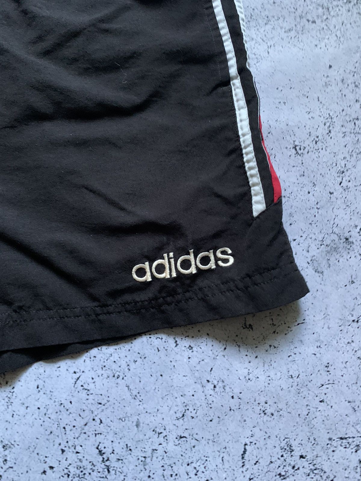 Other Vintage Adidas Shorts Y2K Baggy Fit Swoosh USA Size US 34 / EU 50 - 4 Thumbnail