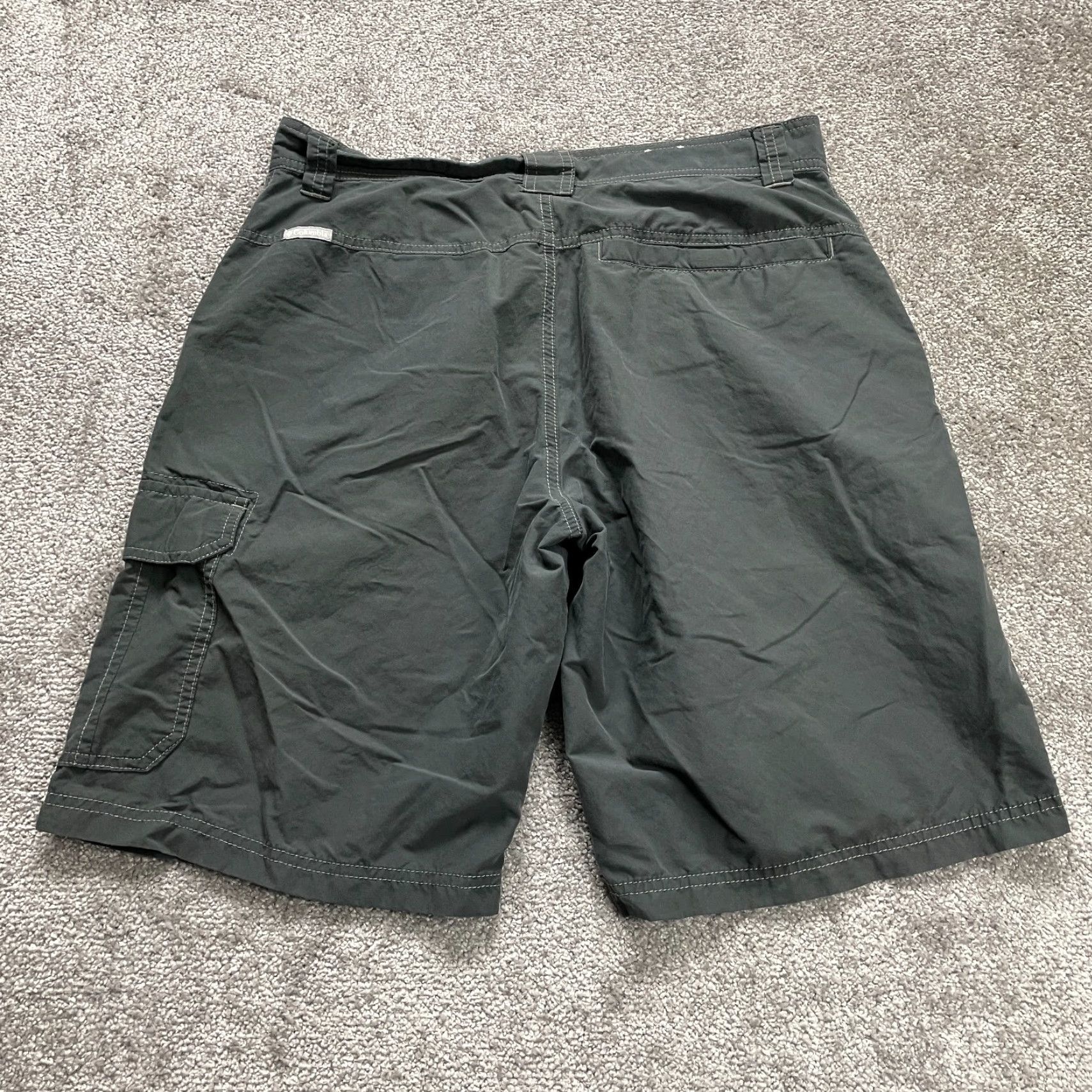 Vintage VINTAGE Columbia Mens Cargo Shorts 34x11 Gray Nylon Outdoor Hiking Activewear, Fall Spring Summer Size US 34 / EU 50 - 2 Thumbnail