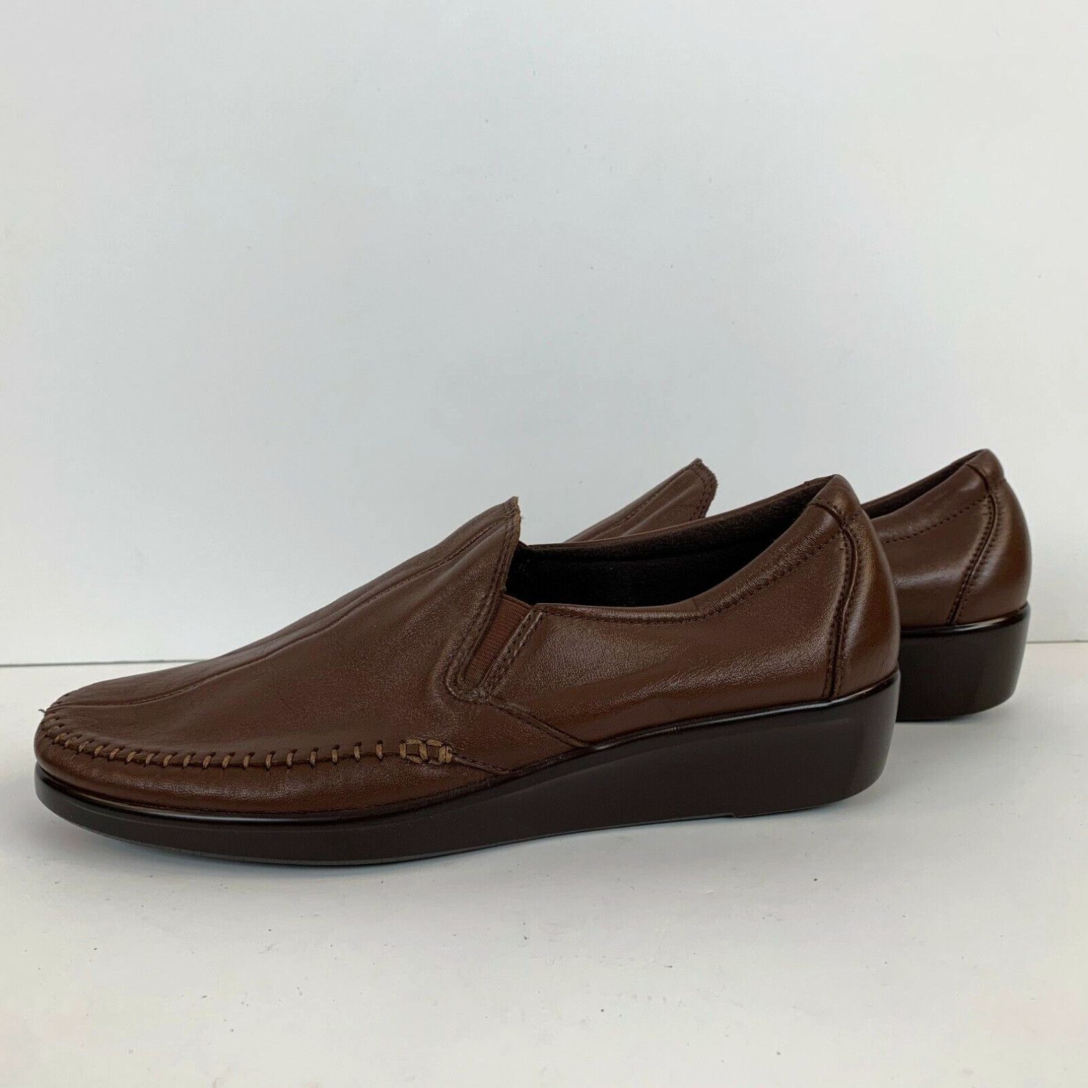 image of New Sas Dream On Slip On Loafer Brown Leather Tripad Womens Size 10 in White