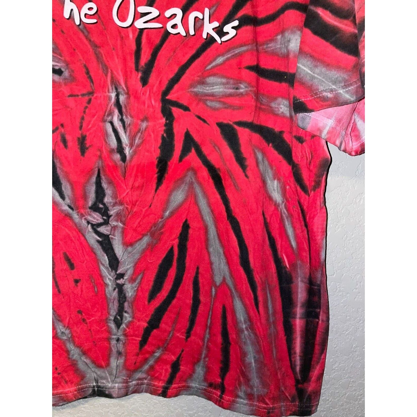Gildan Vintage The Ozarks Shirt Red Black Tie Dye Tee 2000s Medium Size US M / EU 48-50 / 2 - 4 Thumbnail