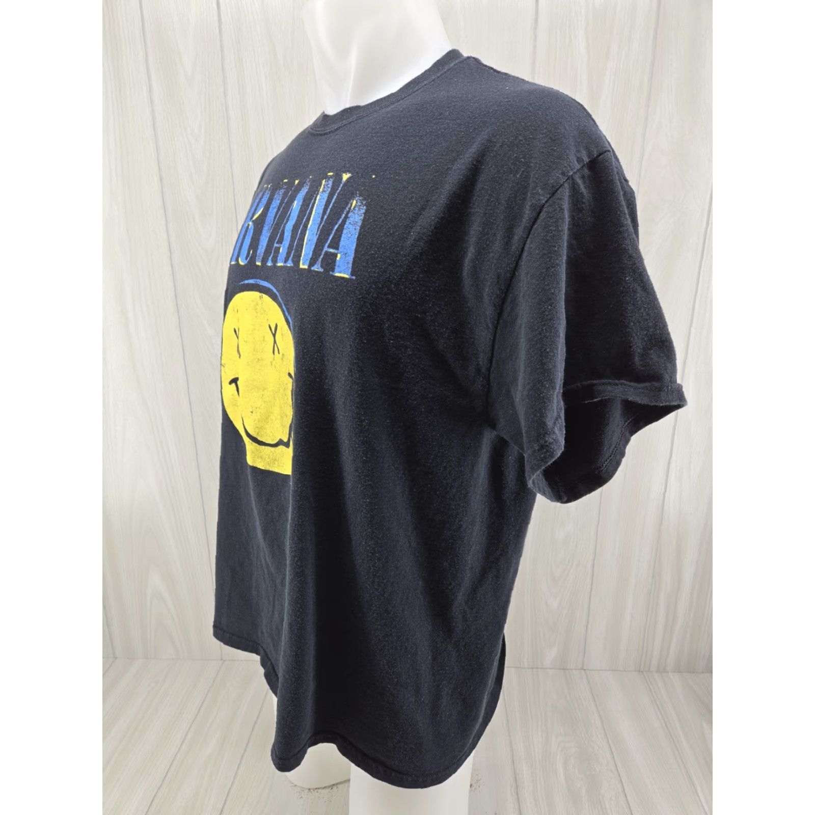 Vintage VINTAGE Nirvana T-Shirt Graphic Distressed Black Yellow Smiley Face Men's XL Crew Neck 100% Cotton Gildan 5000 Size US XL / EU 56 / 4 - 6 Thumbnail