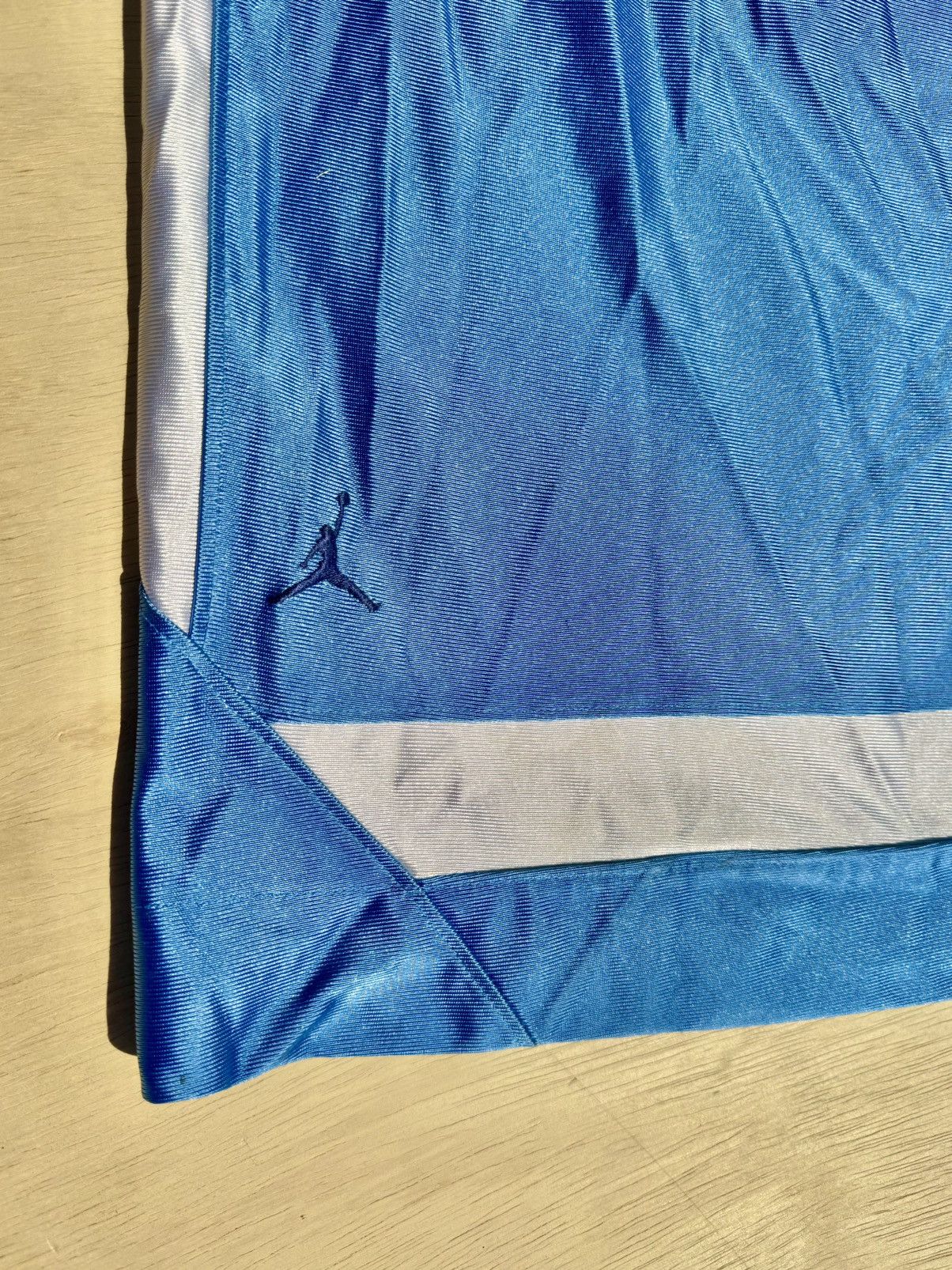 Jordan Brand Jordan North Carolina Tar Heels UNC Basketball Shorts Size US 34 / EU 50 - 3 Thumbnail