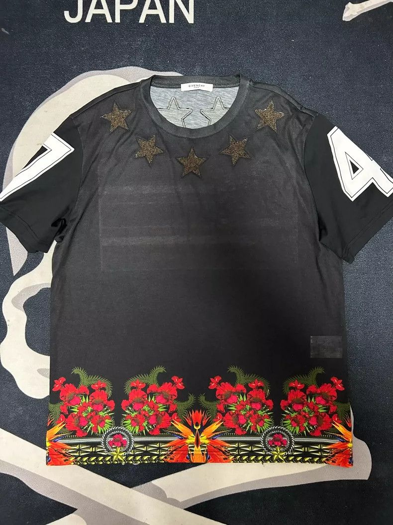 Givenchy Givenchy Star Embrodery T-Shirt | Grailed