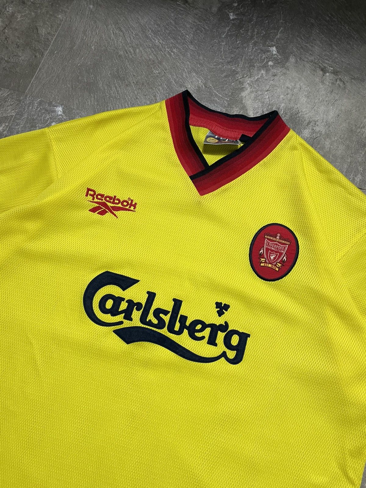 Reebok Reebok Liverpool 1997 1999 Away Football Socccer Jersey Size US M / EU 48-50 / 2 - 3 Thumbnail