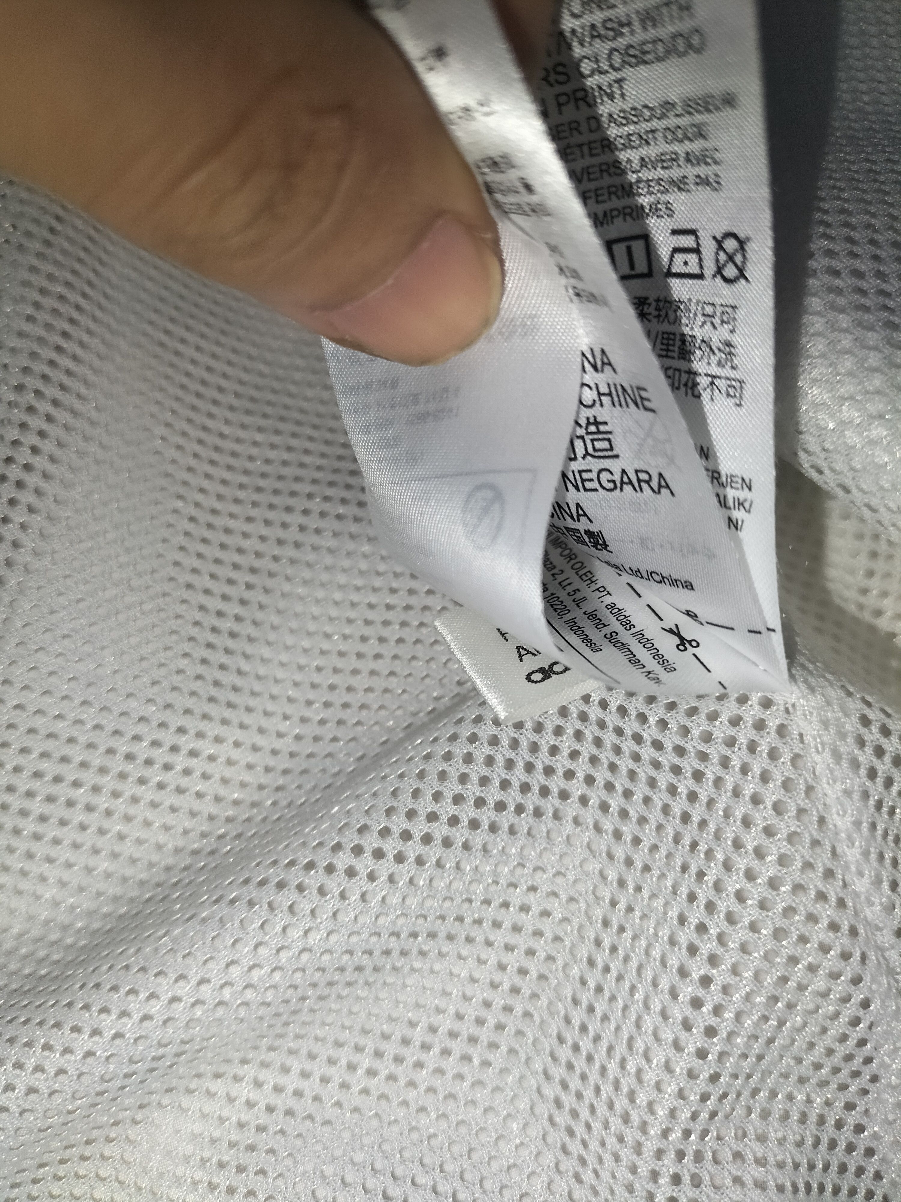 Adidas ADIDAS Essentials 3-Stripes Woven WindBreaker Size US L / EU 52-54 / 3 - 4 Thumbnail