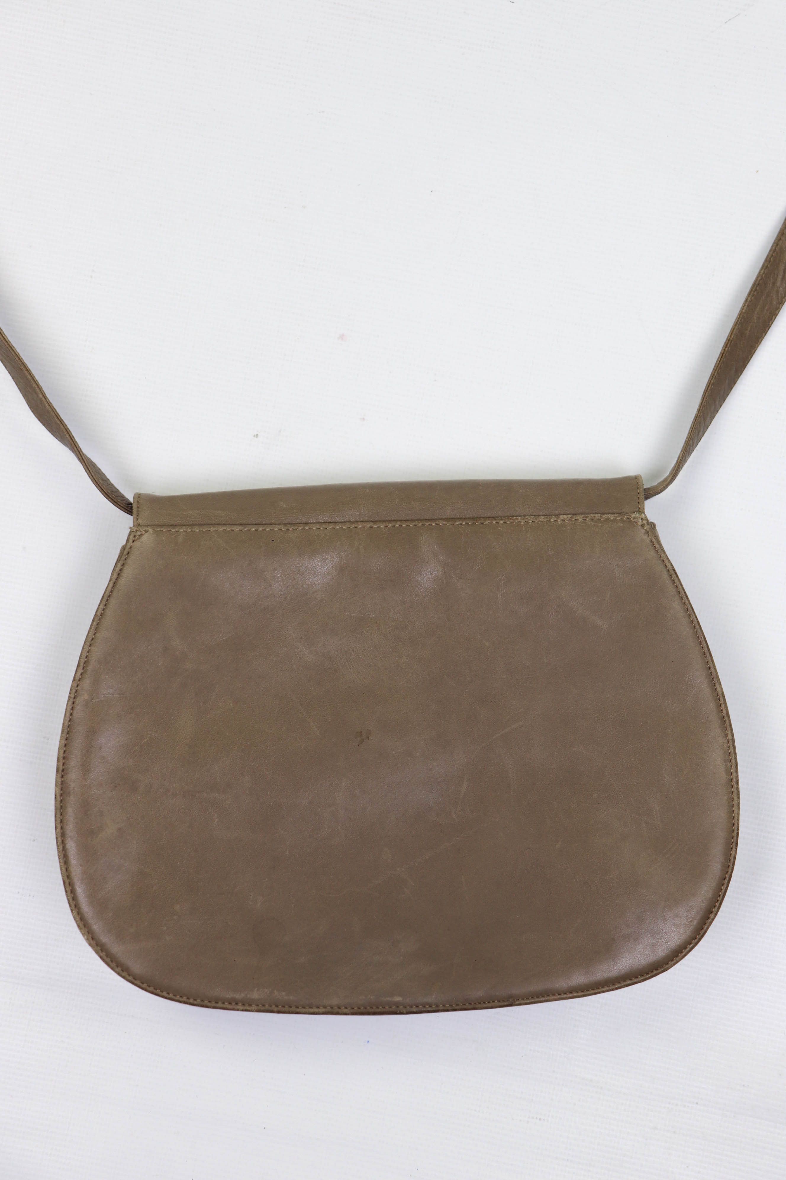 Bally Bally Switzerland Vintage Cream Beige Leather Crossbody Bag Size ONE SIZE - 5 Thumbnail