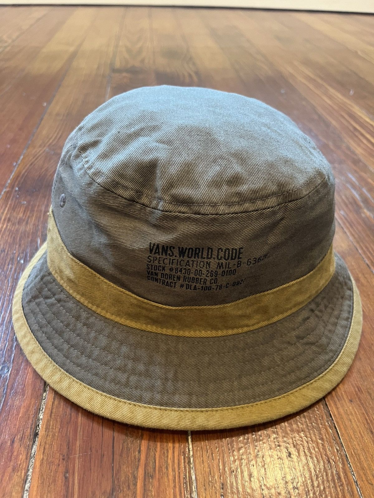 Vans Vans Military Style Green With Olive Trim Bucket Hat Size 42 - 1 Thumbnail