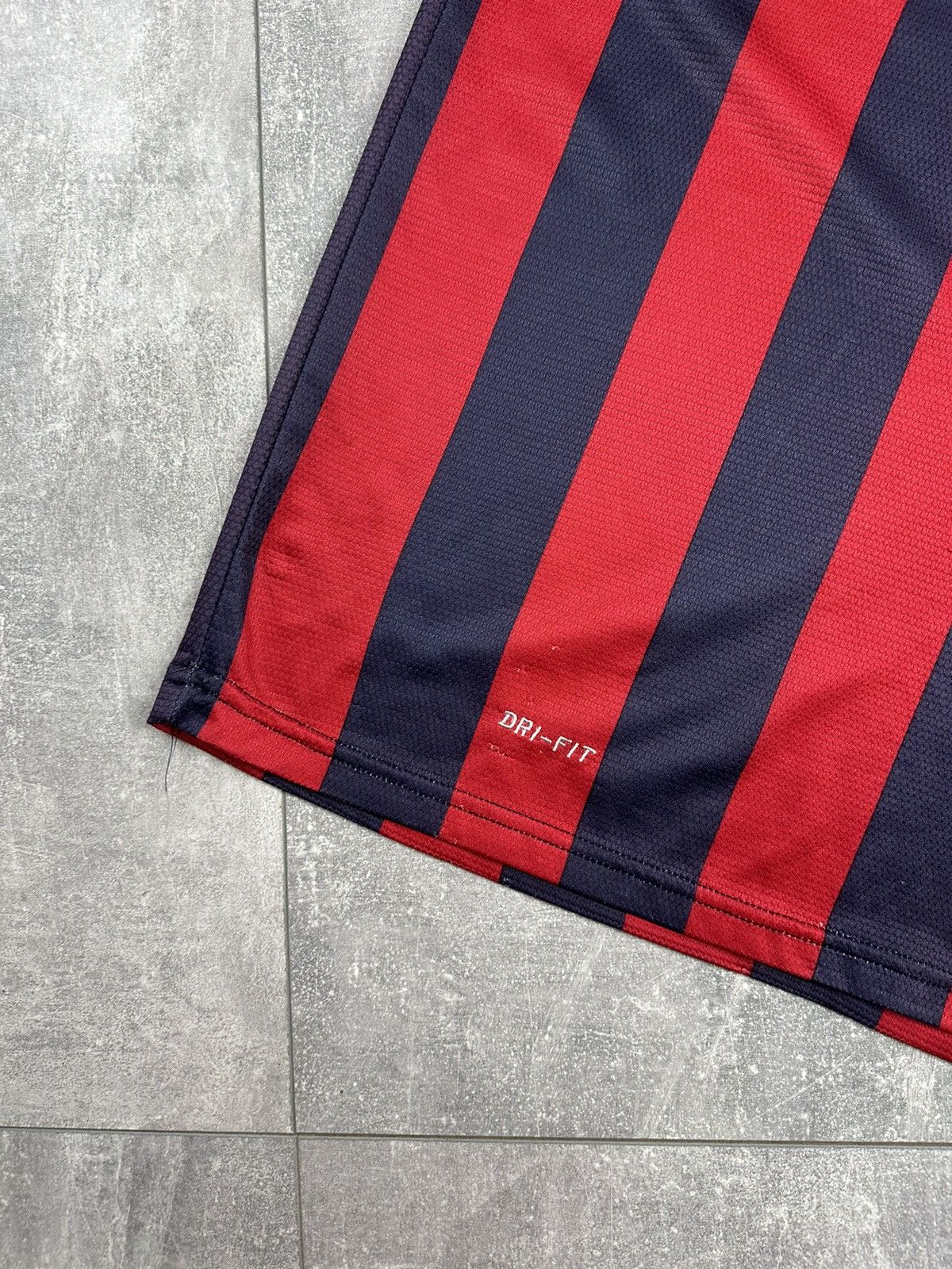 Nike Nike Barcelona FC Soccer Jersey Vintage Size US L / EU 52-54 / 3 - 4 Thumbnail