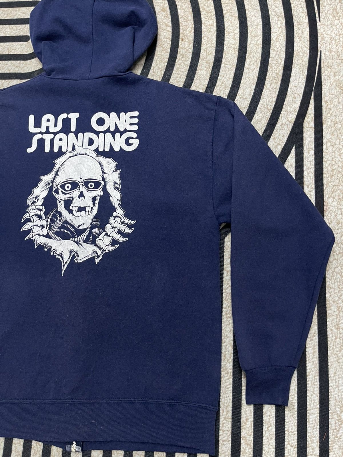 Santa Cruz Skateboards × Vintage 90s SANTA CRUZ SKATEBOARDING LAST ONE STANDING HOODIE ZIPPER Size US L / EU 52-54 / 3 - 11 Thumbnail