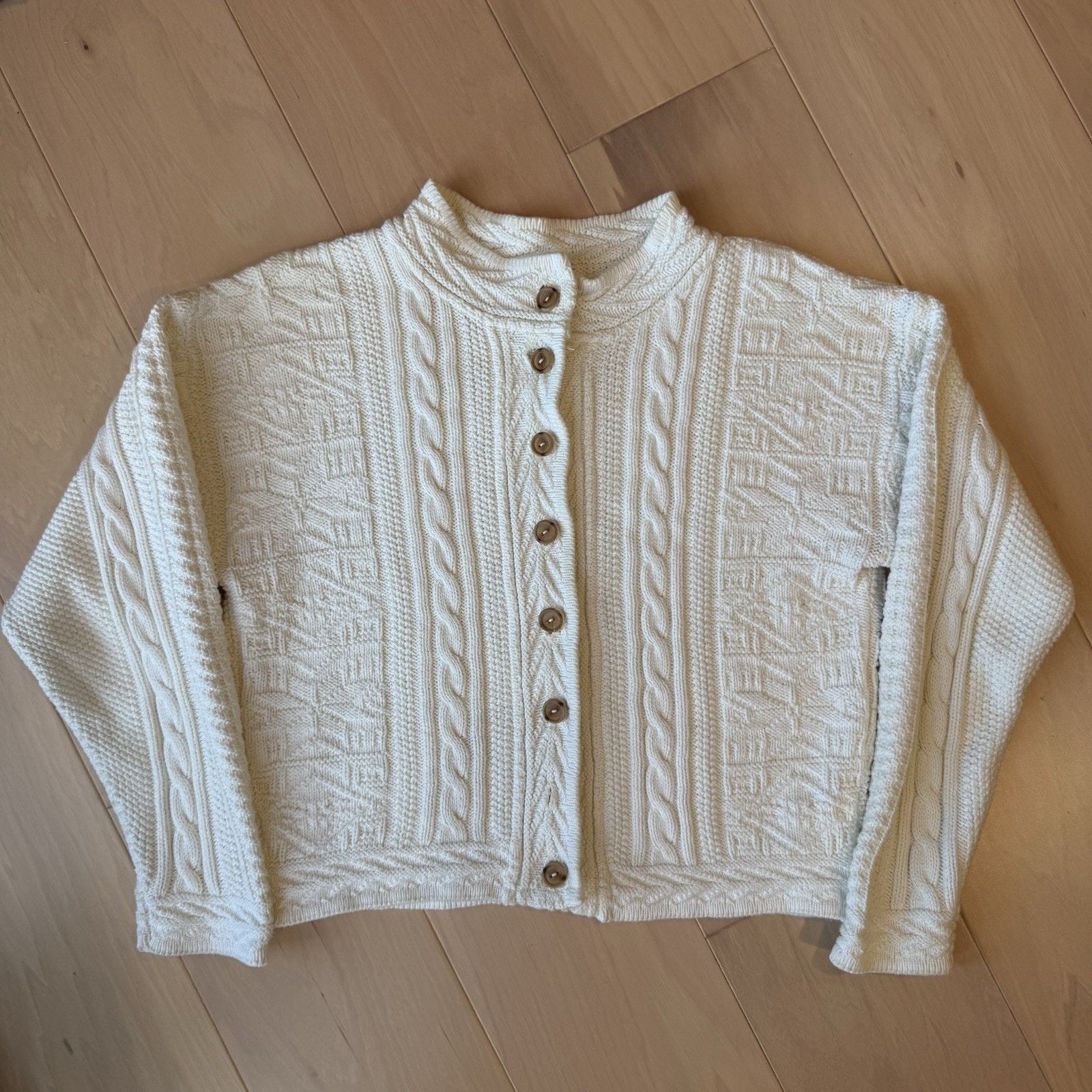 L.L. Bean Vintage LL Bean Cardigan Women's Small White Cable Knit Size S / US 4 / IT 40 - 2 Thumbnail