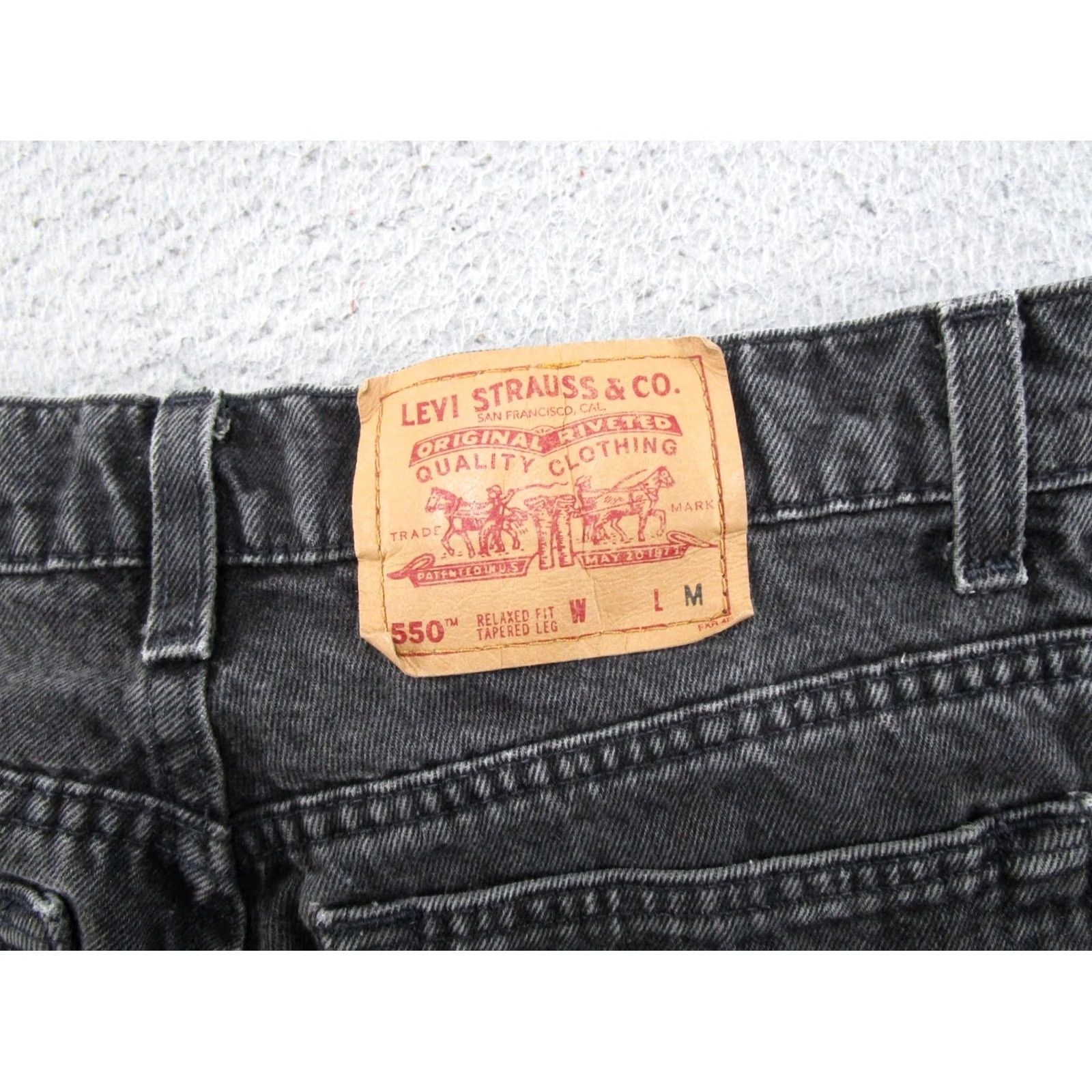 Levi's VINTAGE Levi's 550 Jeans Women’s Size 11 Black Relaxed Fit Tapered Leg USA READ Size 32" / US 10 / IT 46 - 4 Thumbnail